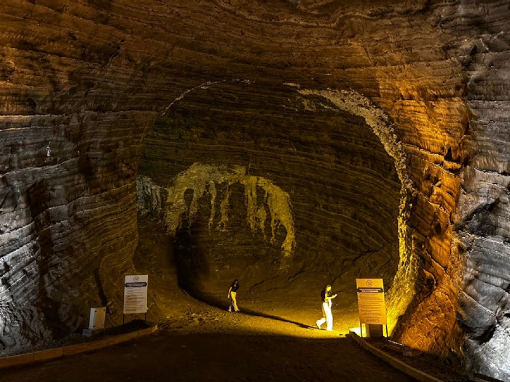 Tuz Mağaraları Sıcakta Serinlik Arayanların Uğrak Noktası Oldu
