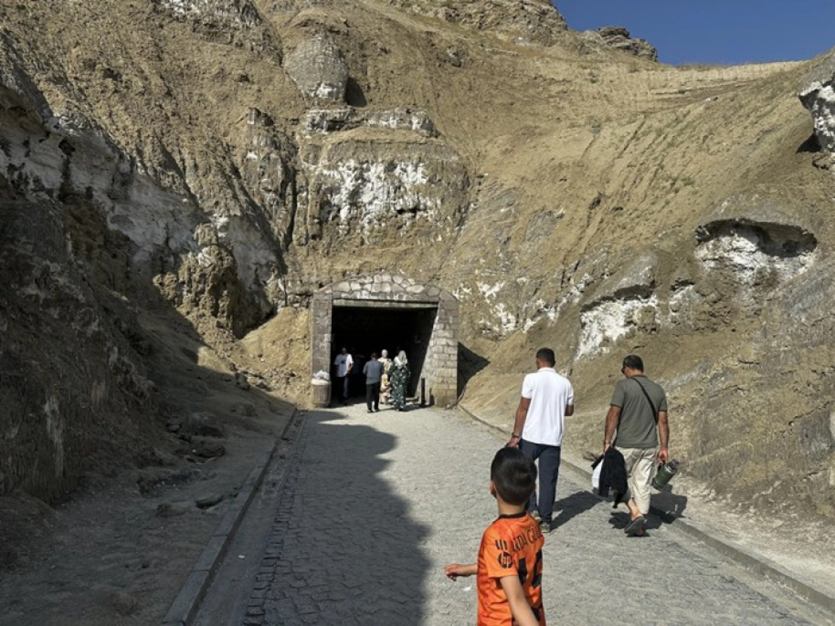 Tuz Mağaraları Sıcakta Serinlik Arayanların Uğrak Noktası Oldu
