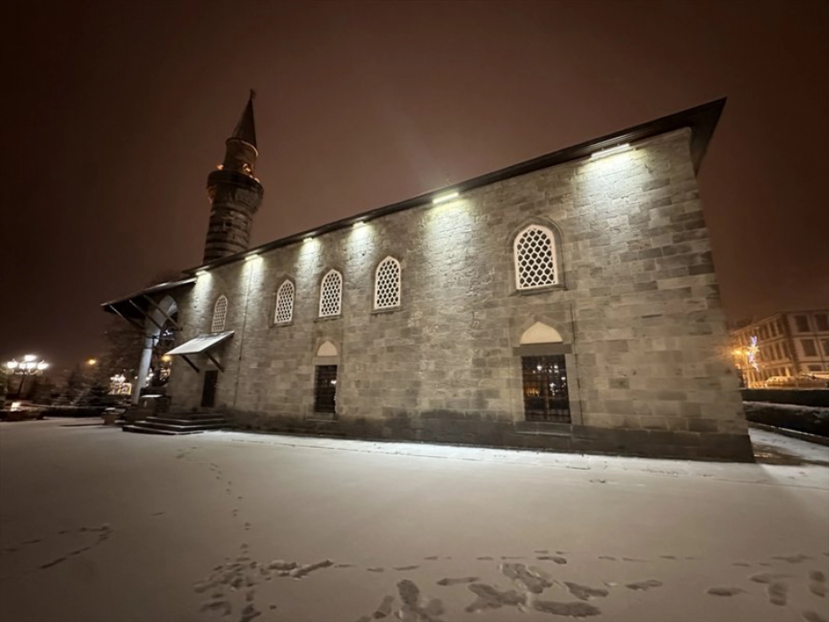 Erzurum'da kar etkili oldu