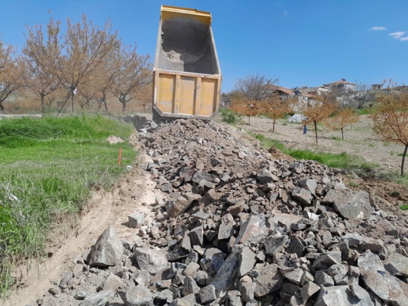 Kırsal Mahallelerde Ulaşım Altyapısı Güçlendiriliyor