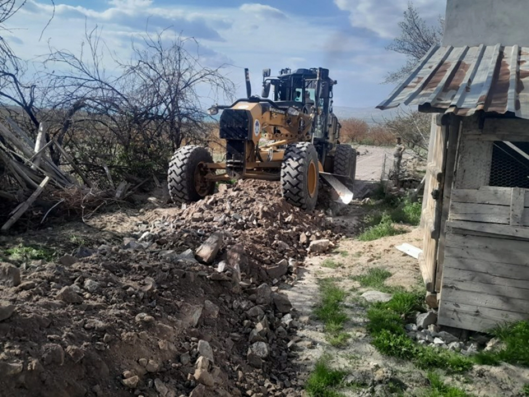Kırsal Mahallelerde Ulaşım Altyapısı Güçlendiriliyor