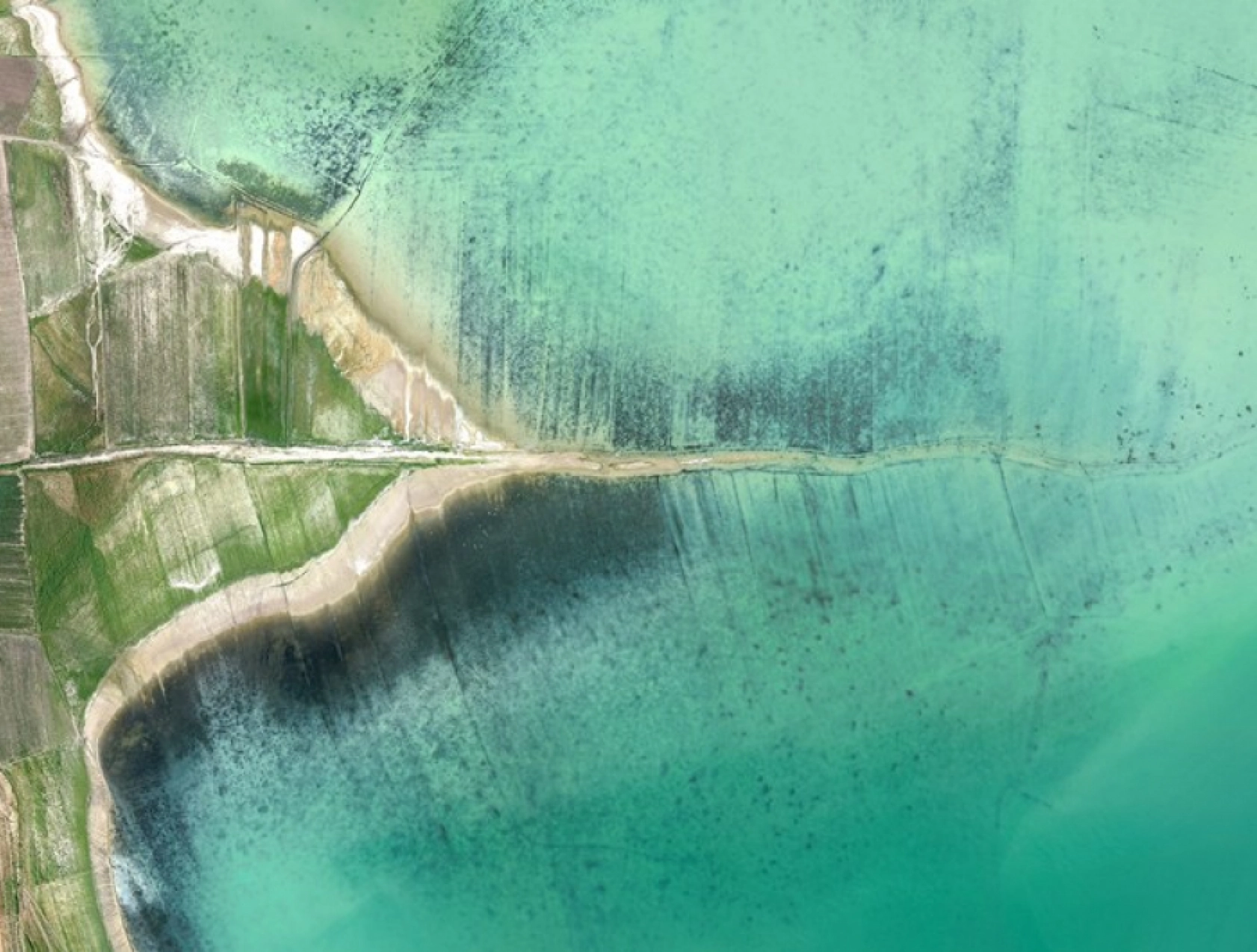 Karakaya Barajı'nda Su Seviyesi Alarm Veriyor: Eski Yerleşimler Ortaya Çıktı