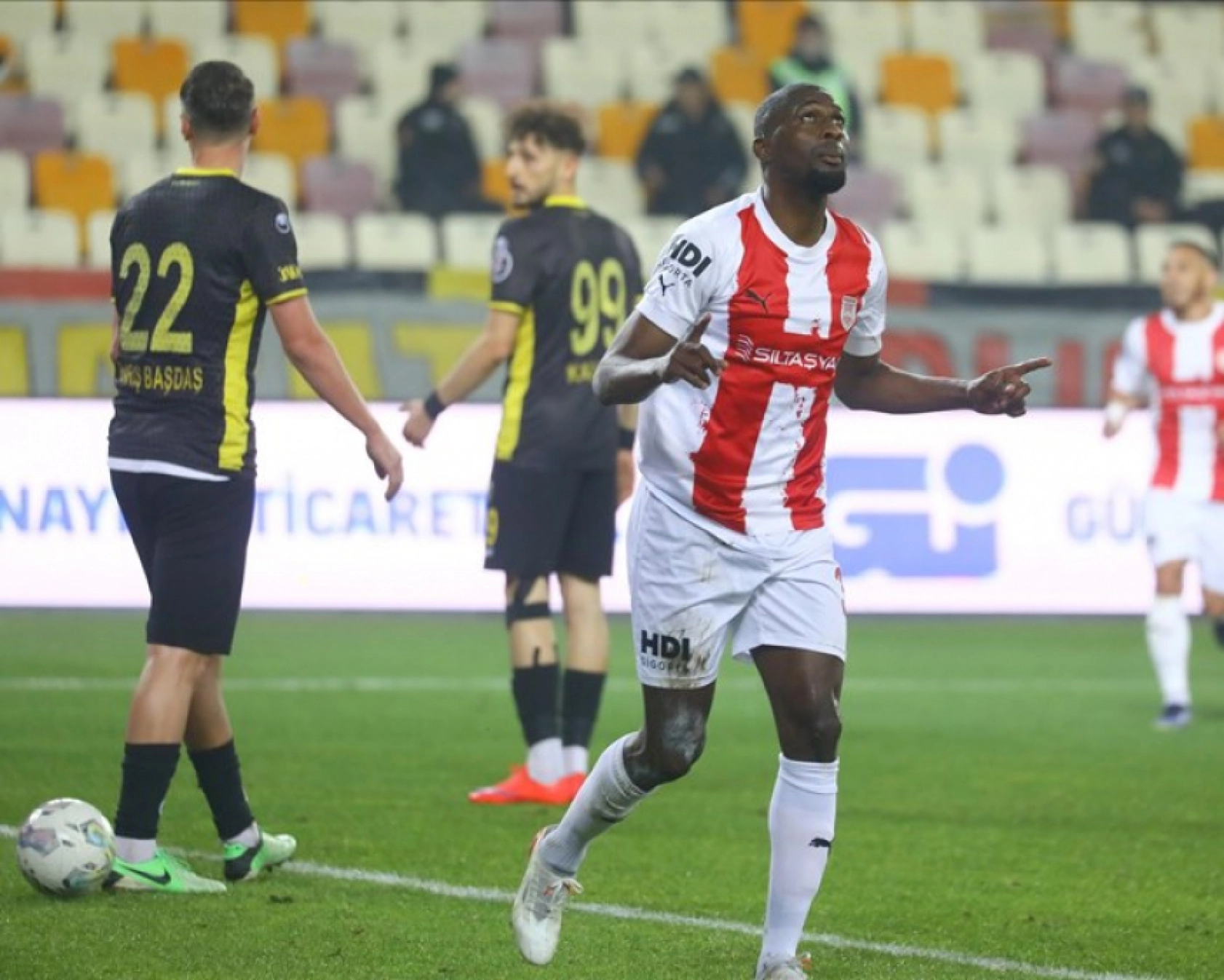 Yeni Malatyaspor Pendikspor Karşılaşmasından Kareler