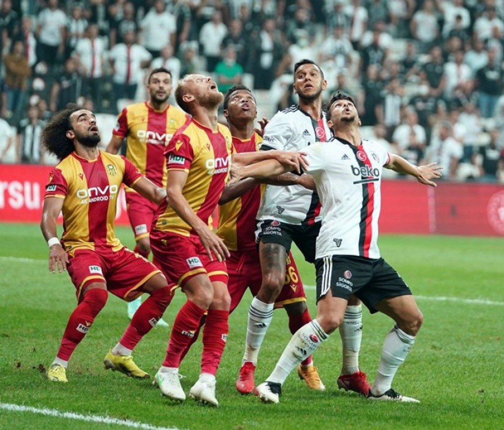 Beşiktaş Ö.K. Yeni Malatyaspor Karşılaşmasından Kareler