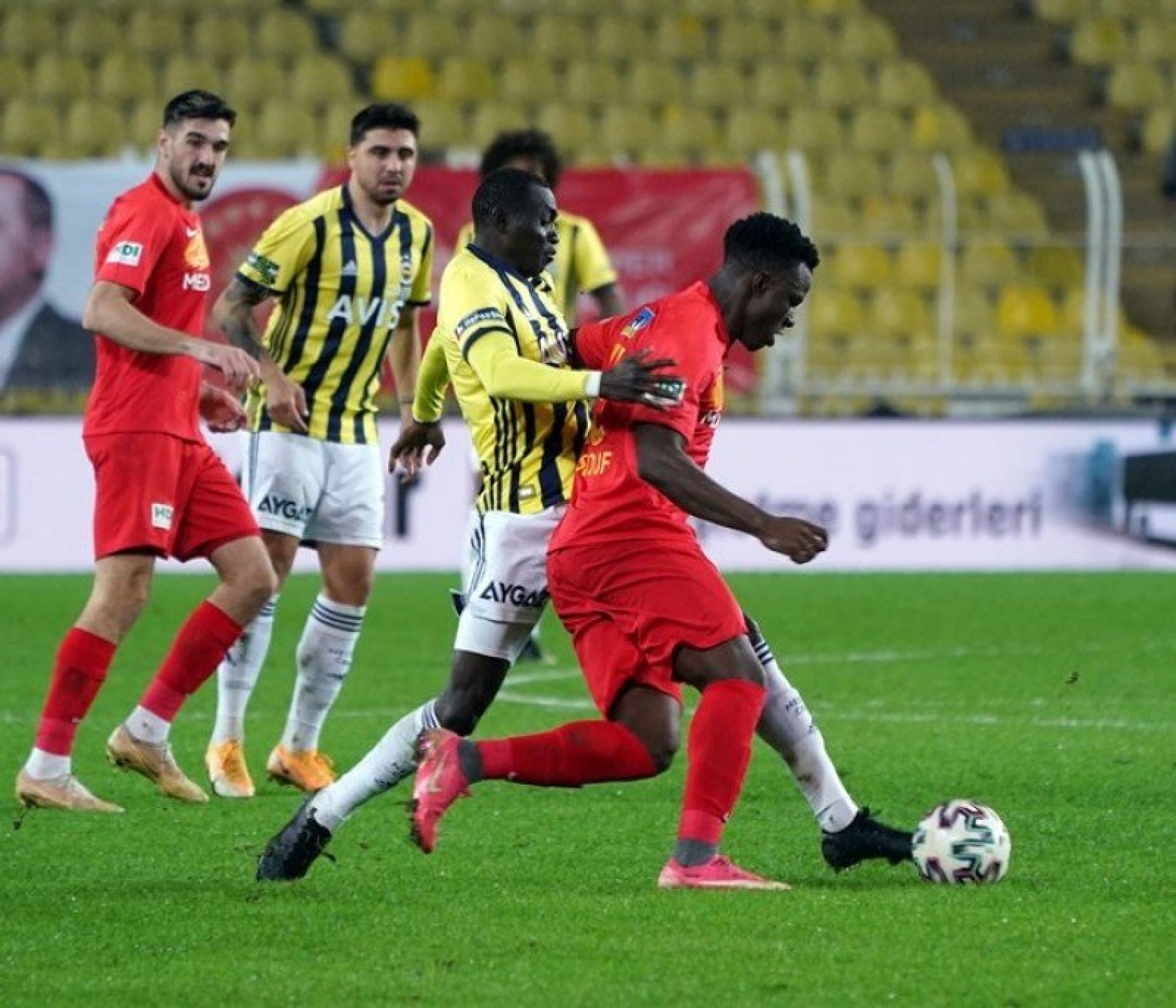 Fenerbahce Yeni Malatyaspor Karşılaşmasından Kareler