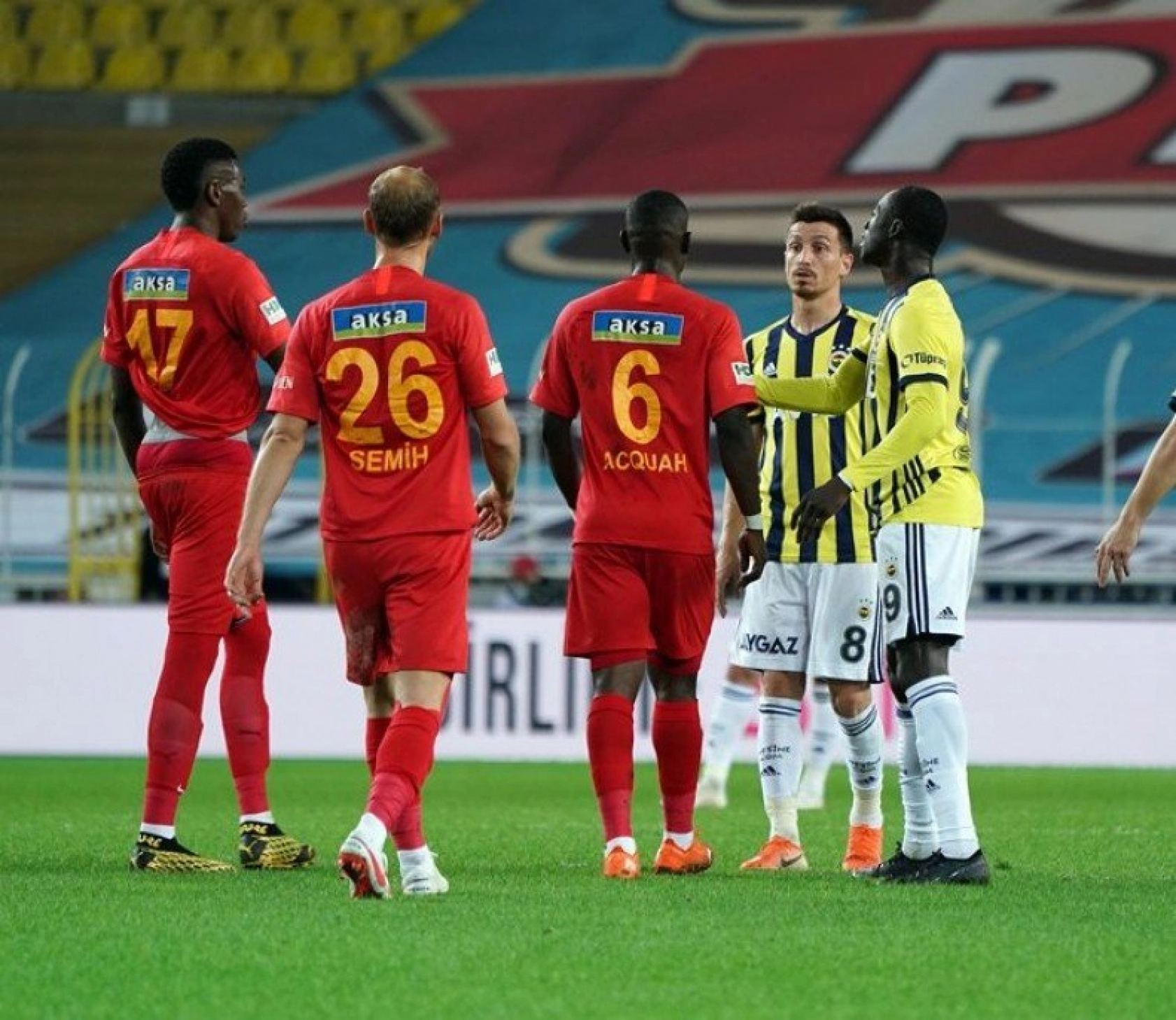 Fenerbahce Yeni Malatyaspor Karşılaşmasından Kareler