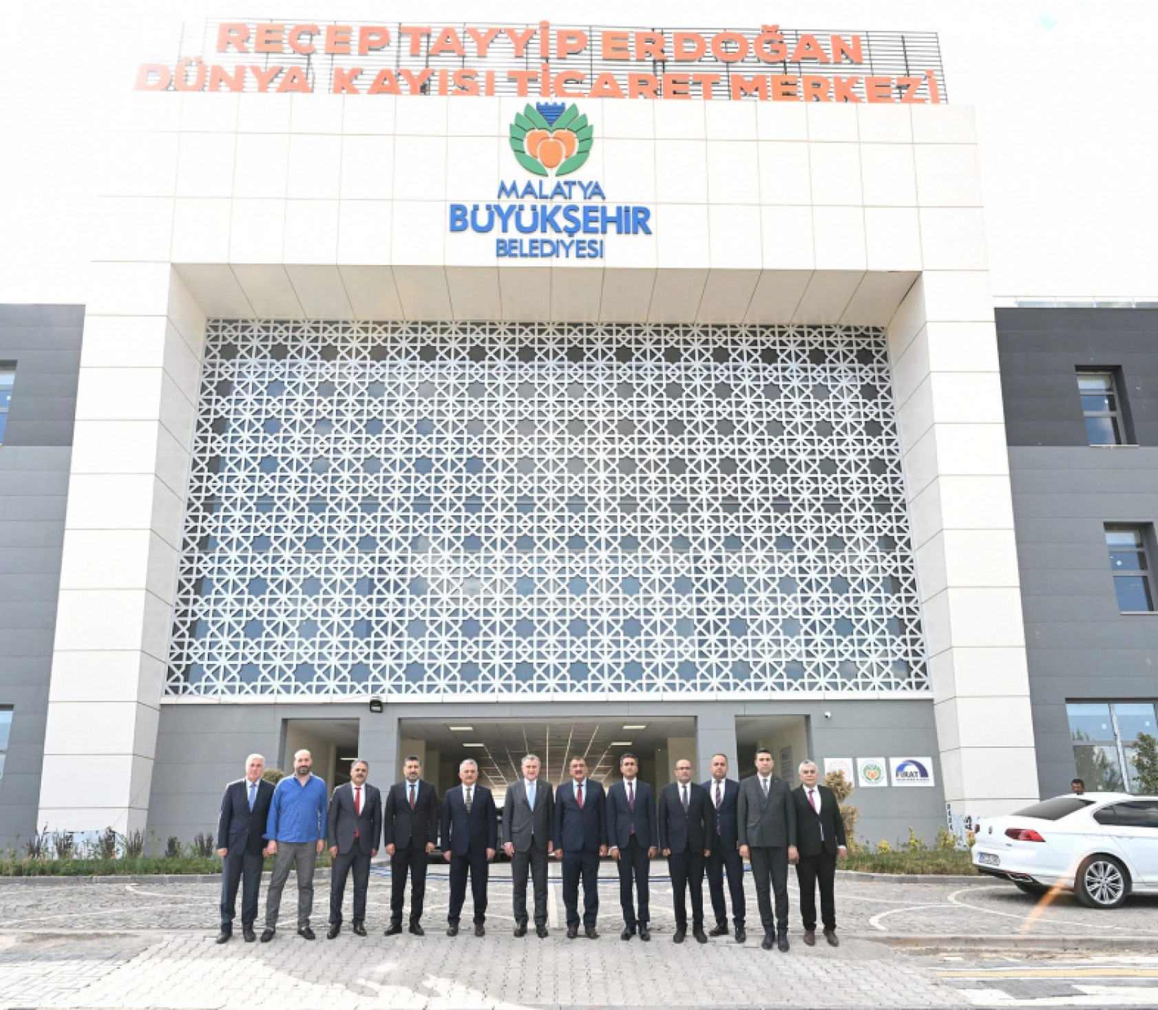 Acıları Yüreğimize Gömdük Malatya'yı Geleceğe Taşıyoruz