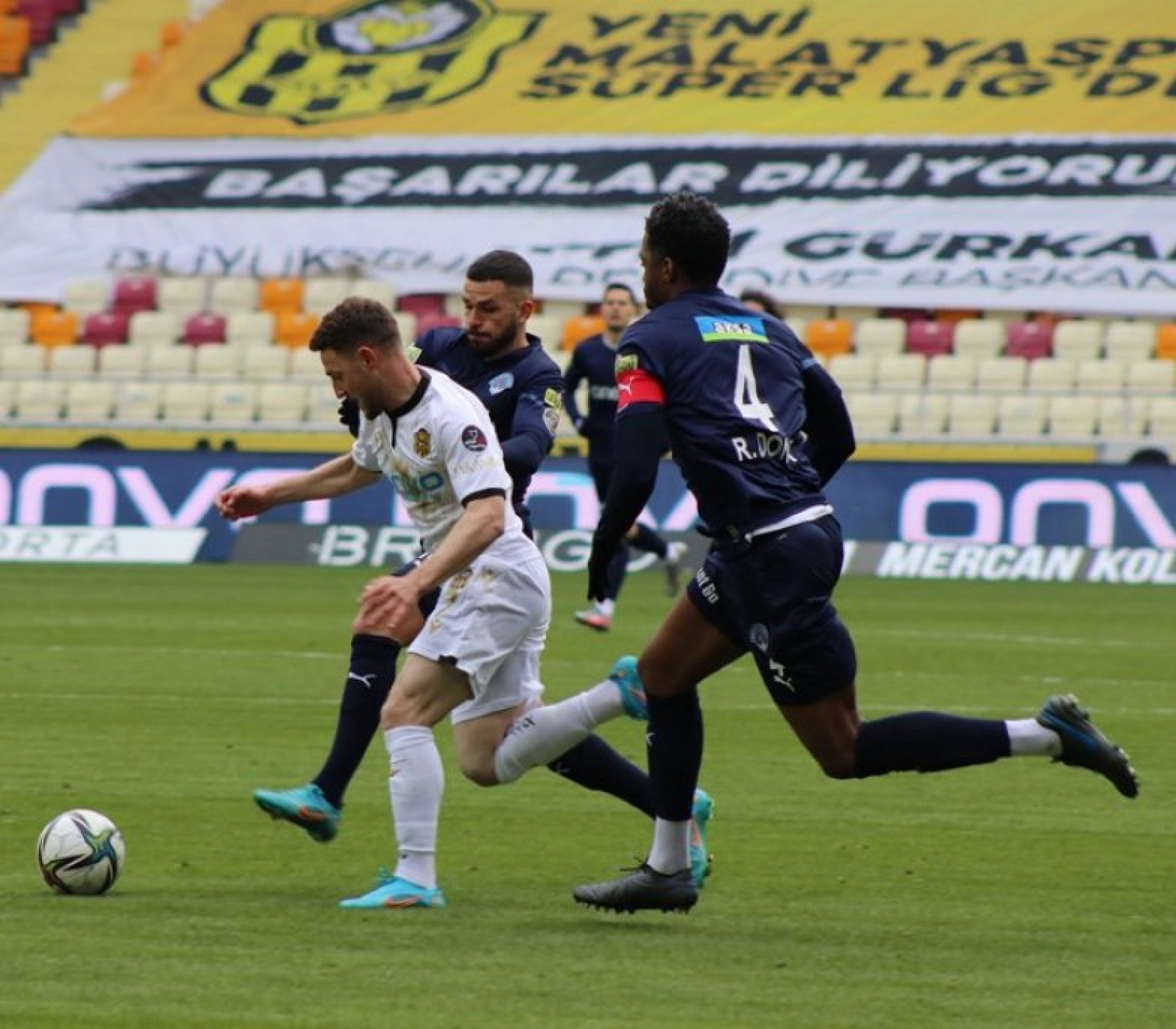 Yeni Malatyaspor Kasımpaşa Sk Karşılaşmasından Kareler