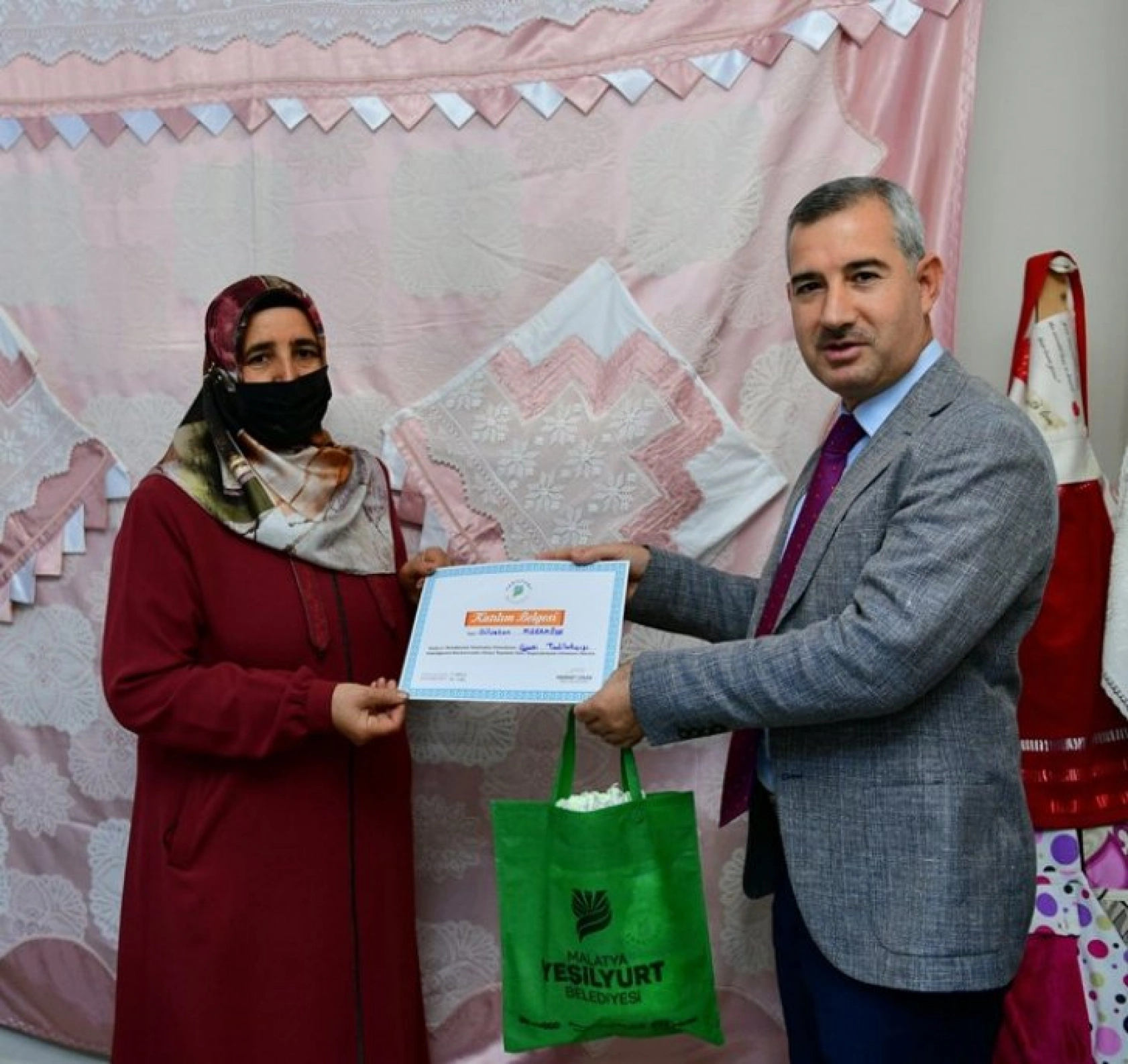 Kadınlarımızın Gayreti ve Çabasını Takdirle Karşılıyoruz