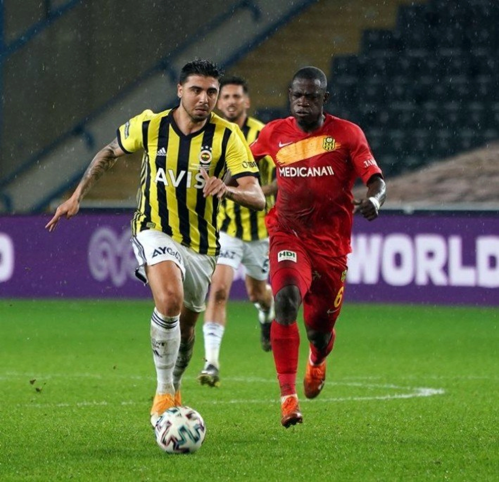 Fenerbahce Yeni Malatyaspor Karşılaşmasından Kareler