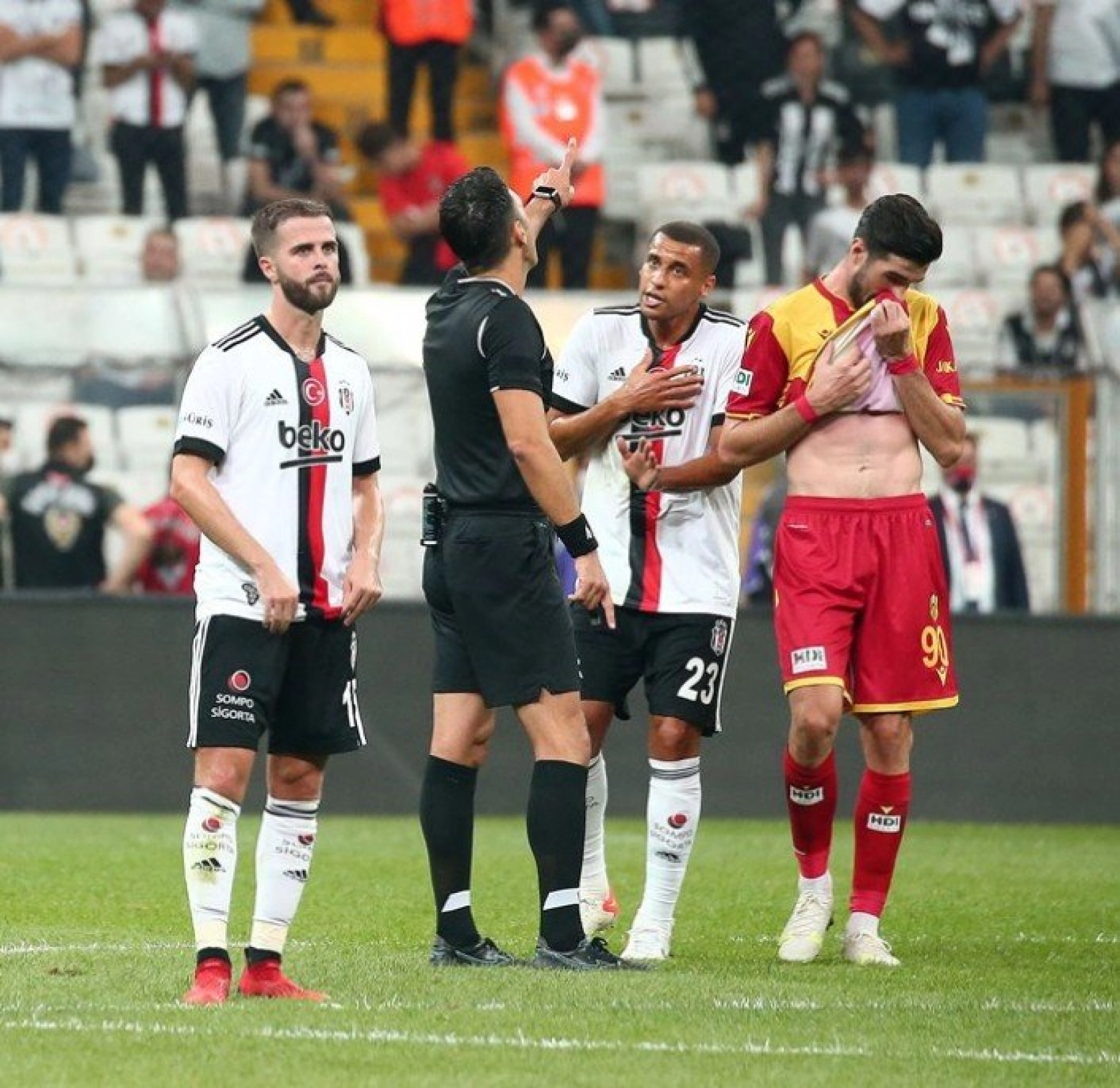 Beşiktaş Ö.K. Yeni Malatyaspor Karşılaşmasından Kareler