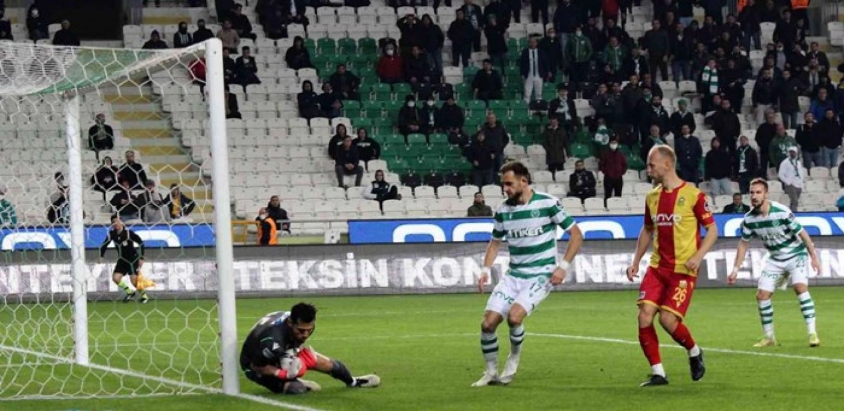 Konyaspor Yeni Malatyaspor Karşılaşmasından Kareler