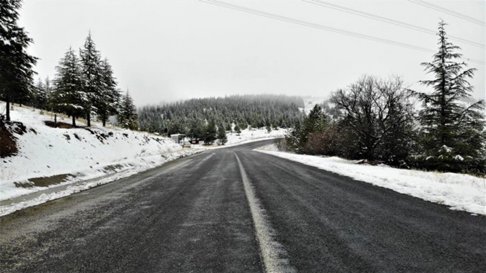 Elazığ'da kar ve sis altındaki tarihin eşsiz manzarası