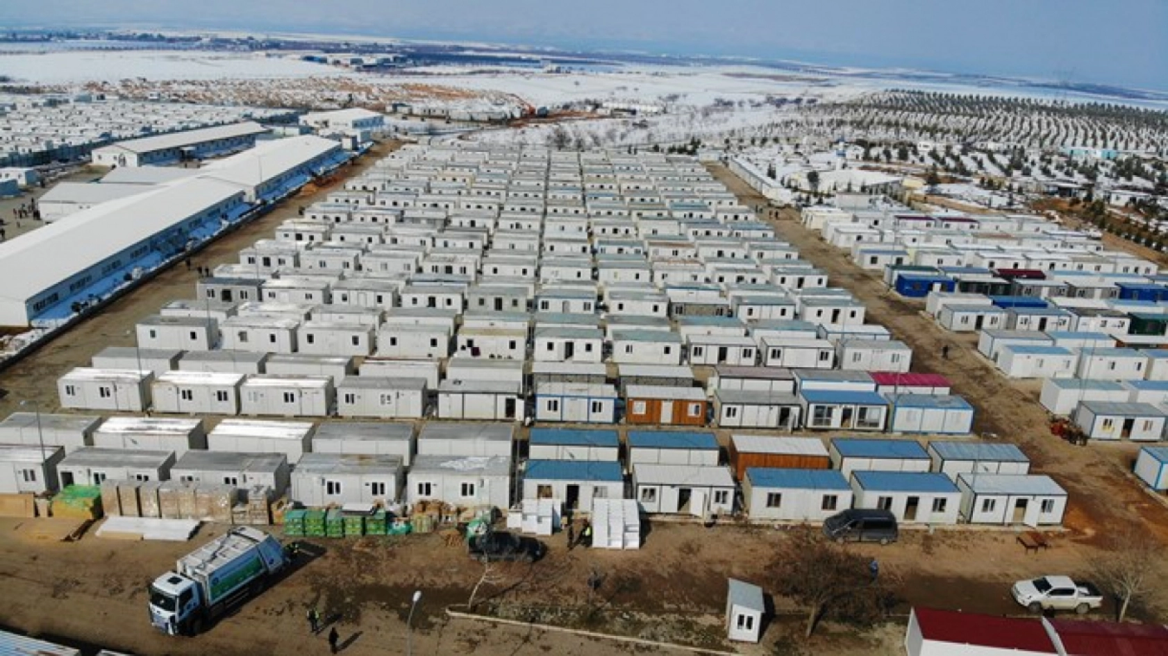 Malatya'da 10 bin kişinin barınacağı konteyner kente aileler yerleşmeye başladı