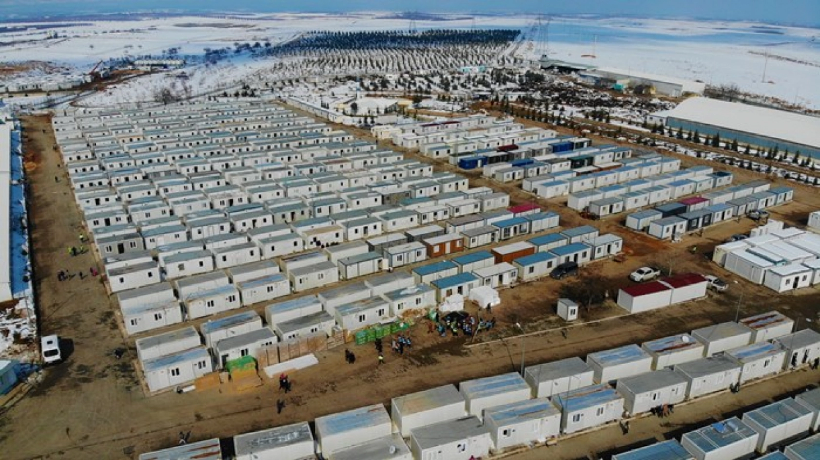 Malatya'da 10 bin kişinin barınacağı konteyner kente aileler yerleşmeye başladı