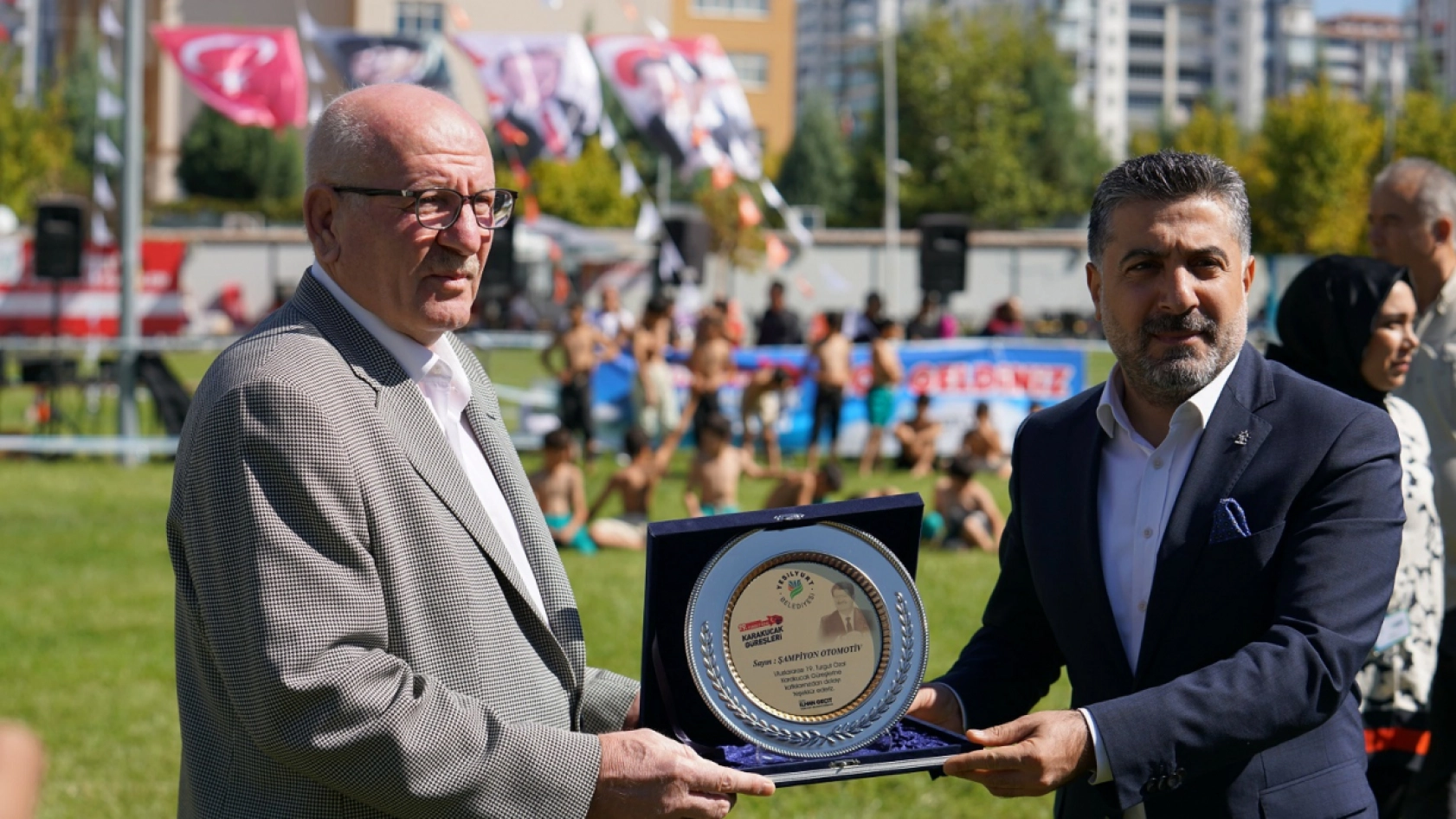 Açılış Törenine Yoğun İlgi, 300 Pehlivan Er Meydanına Çıktı