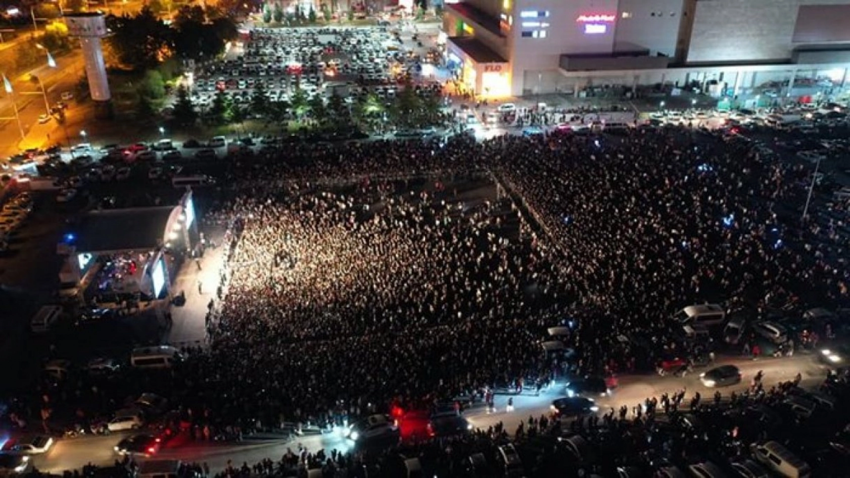 Kıraç, Malatya'lılara Unutulmayacak Bir Konser Yaşattı