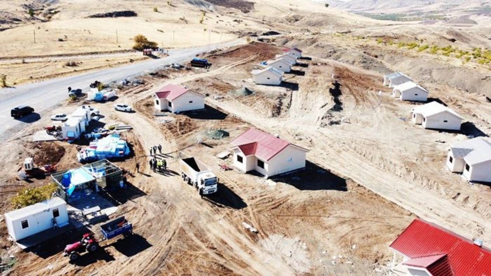 Başkan Güder, Bulutlu'daki Köy Evlerini İnceledi