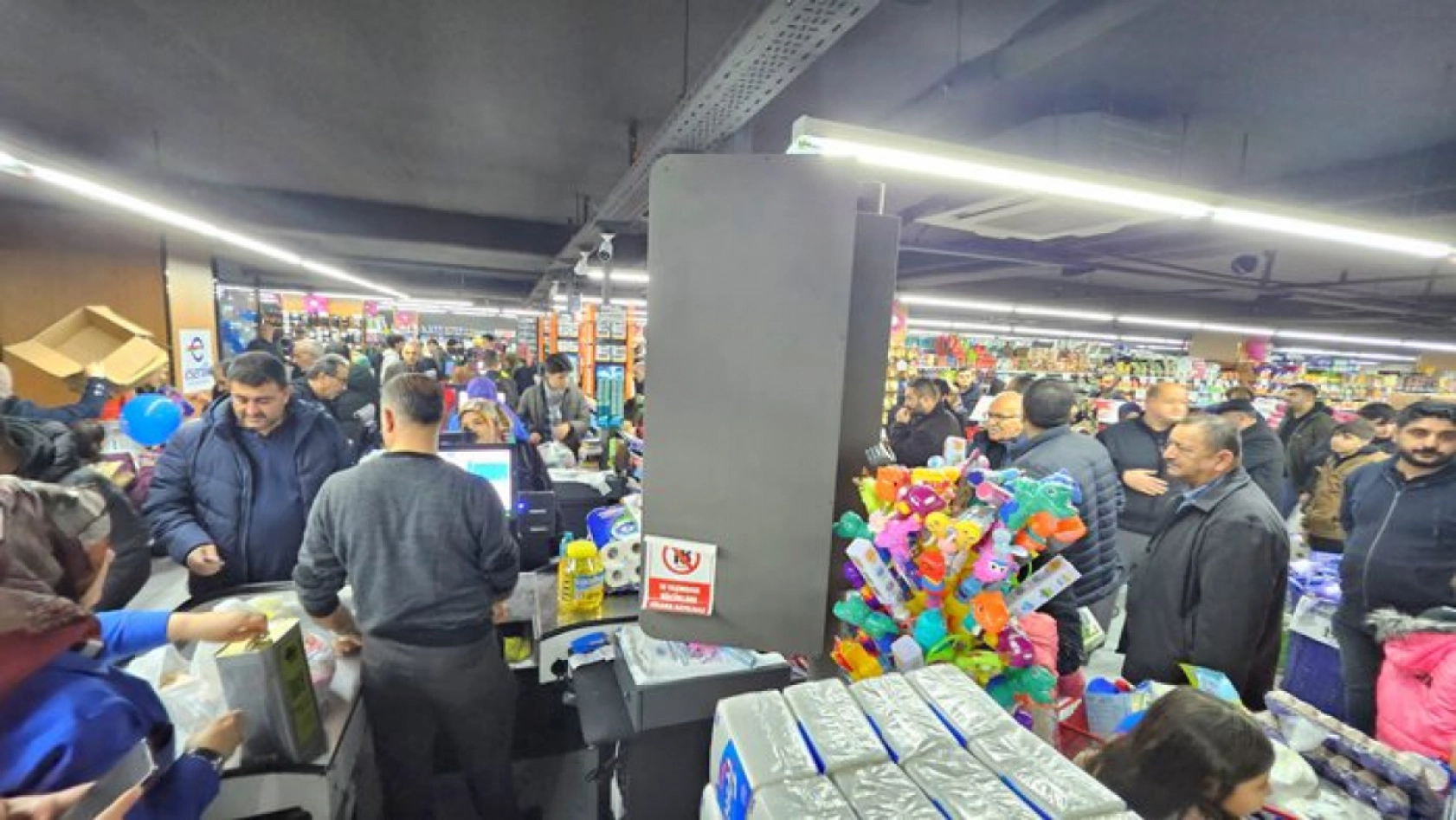 Malatya'nın Yükselen Değeri Esenlik Market Malatya City AVM'de kapılarını açtı