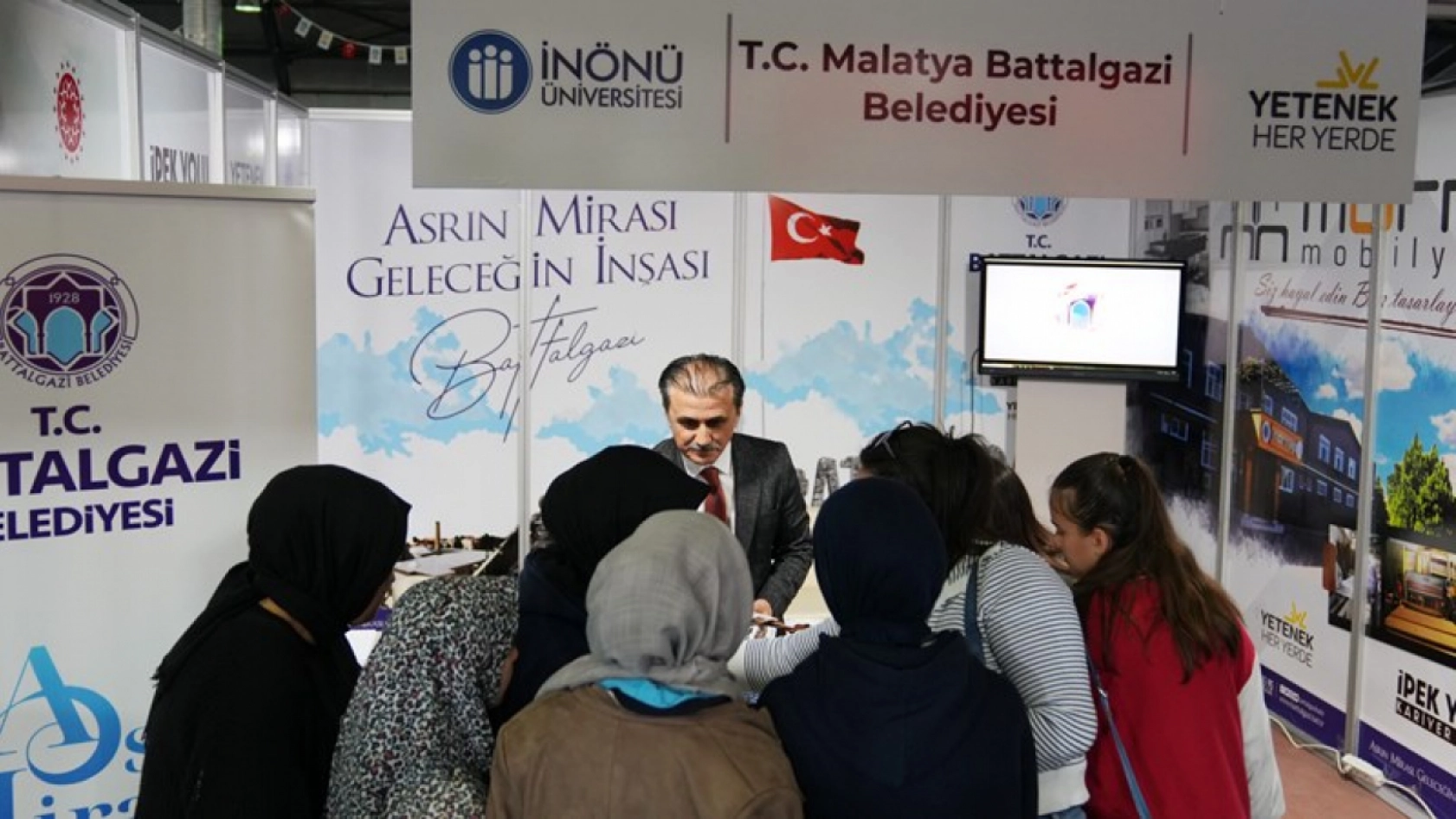 Battalgazi Belediyesi Standına Yoğun İlgi