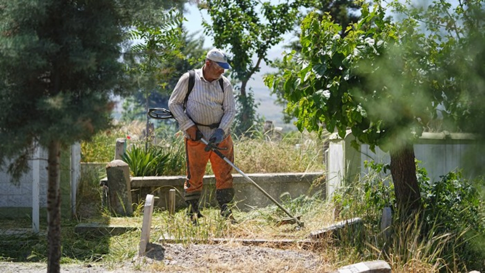 Mezarlıklarda Bahar ve Bayram Temizliği