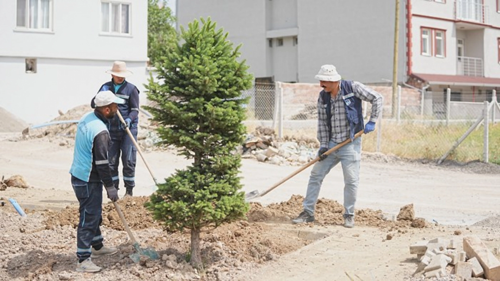 Dolamantepe Mahallesi'nde Park Ve Yol Düzenlemesi