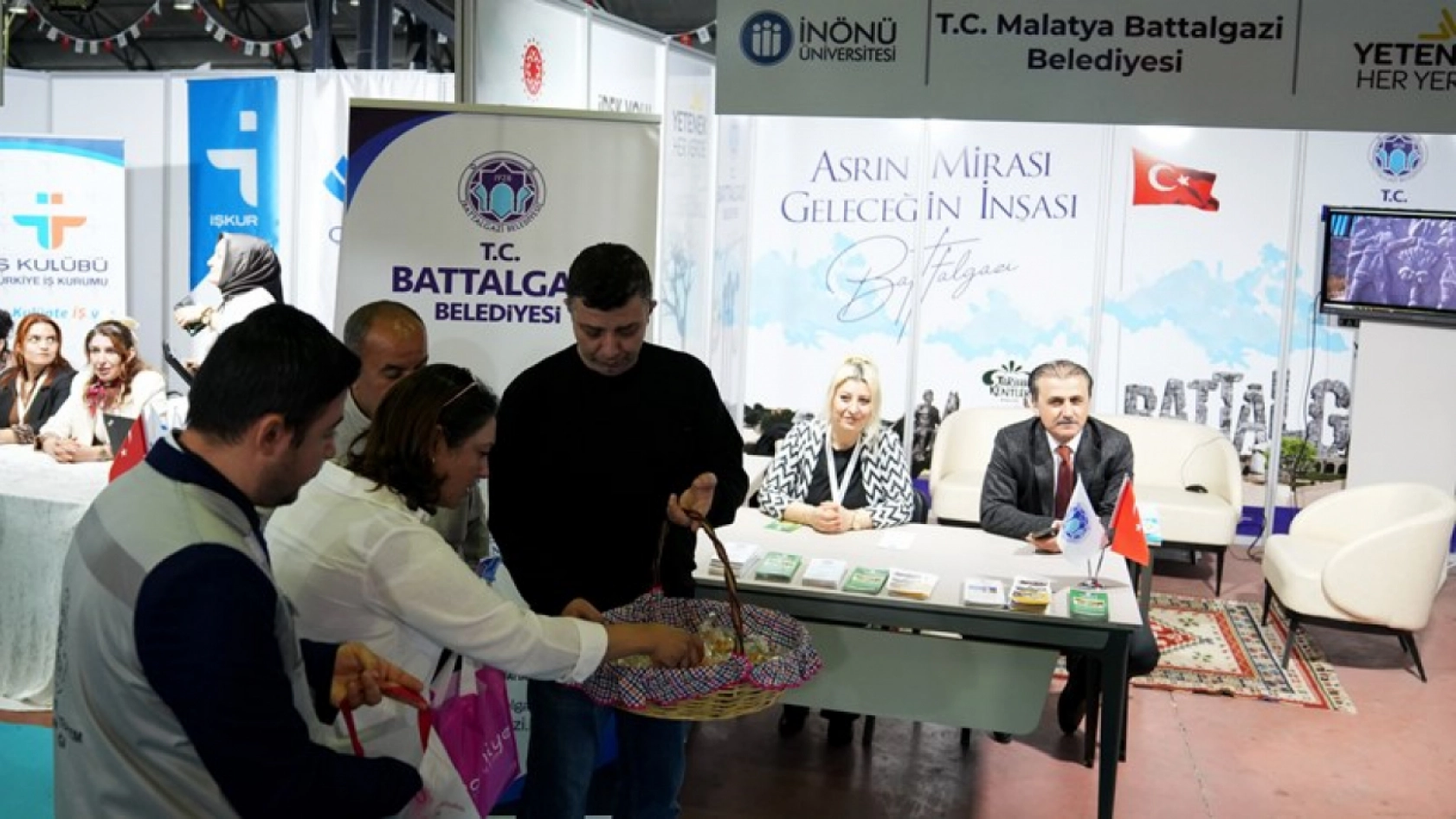 Battalgazi Belediyesi Standına Yoğun İlgi