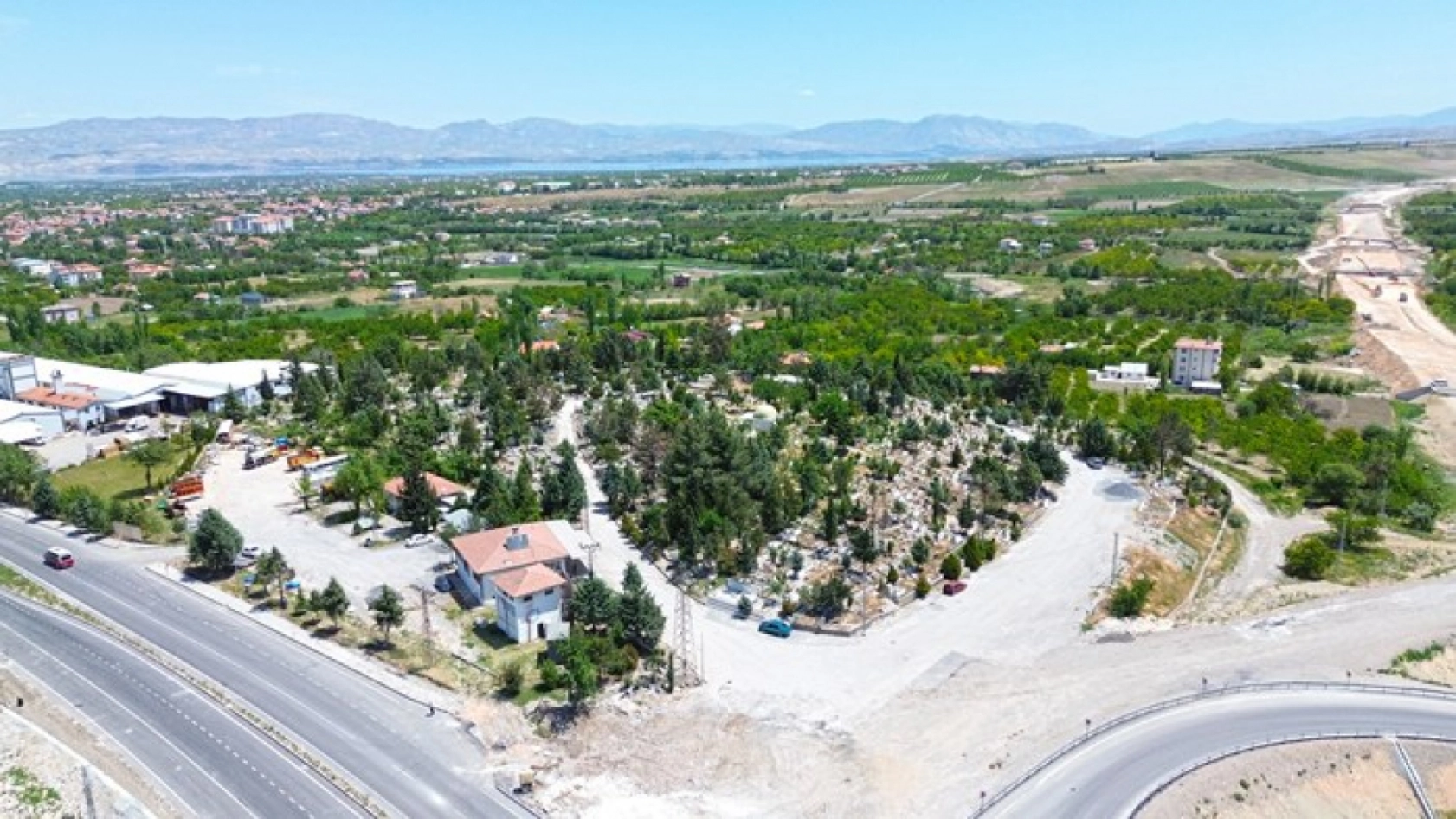 Mezarlıklarda Bahar ve Bayram Temizliği