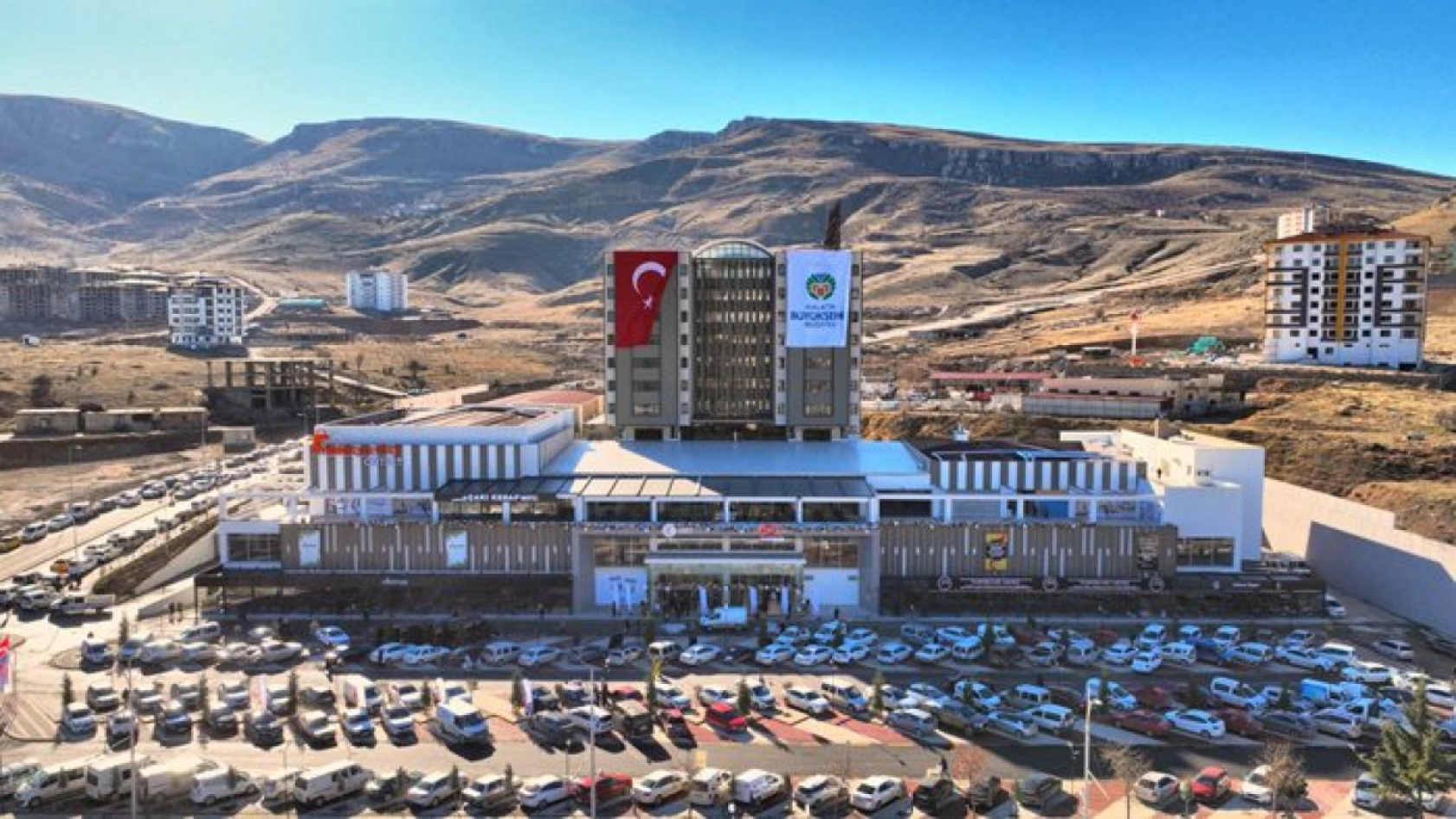 Malatya'nın Yükselen Değeri Esenlik Market Malatya City AVM'de kapılarını açtı