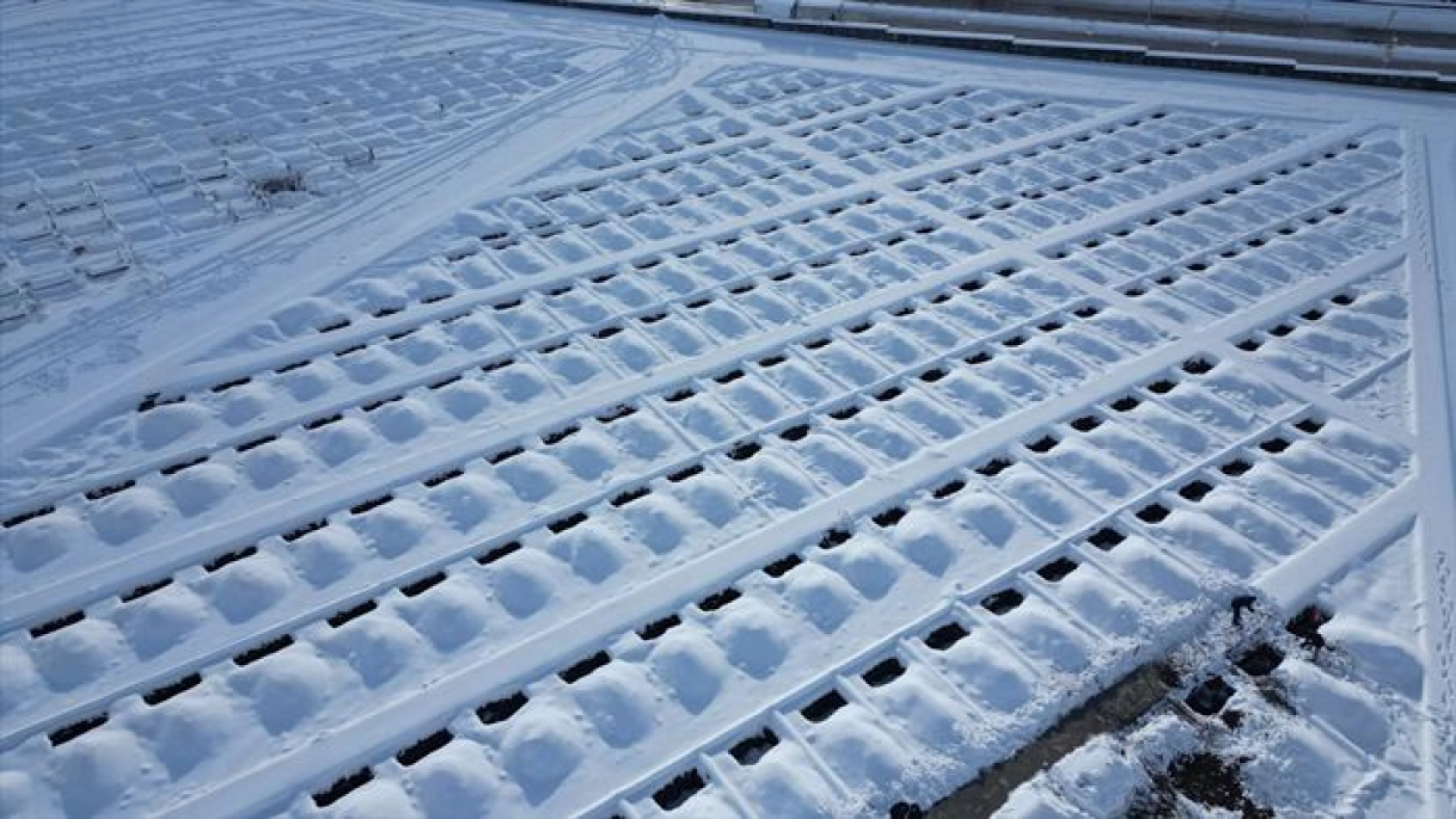 Erzurum'da mezar kazma işlemi kara kış gelmeden yapıldı