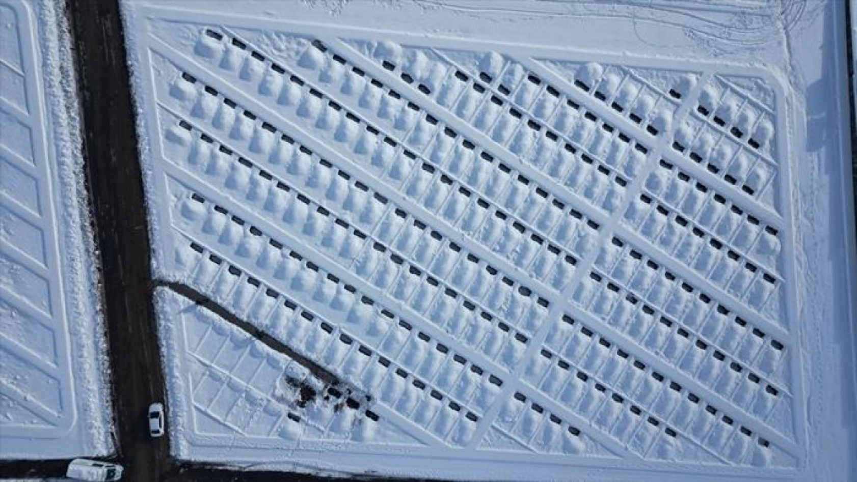 Erzurum'da mezar kazma işlemi kara kış gelmeden yapıldı