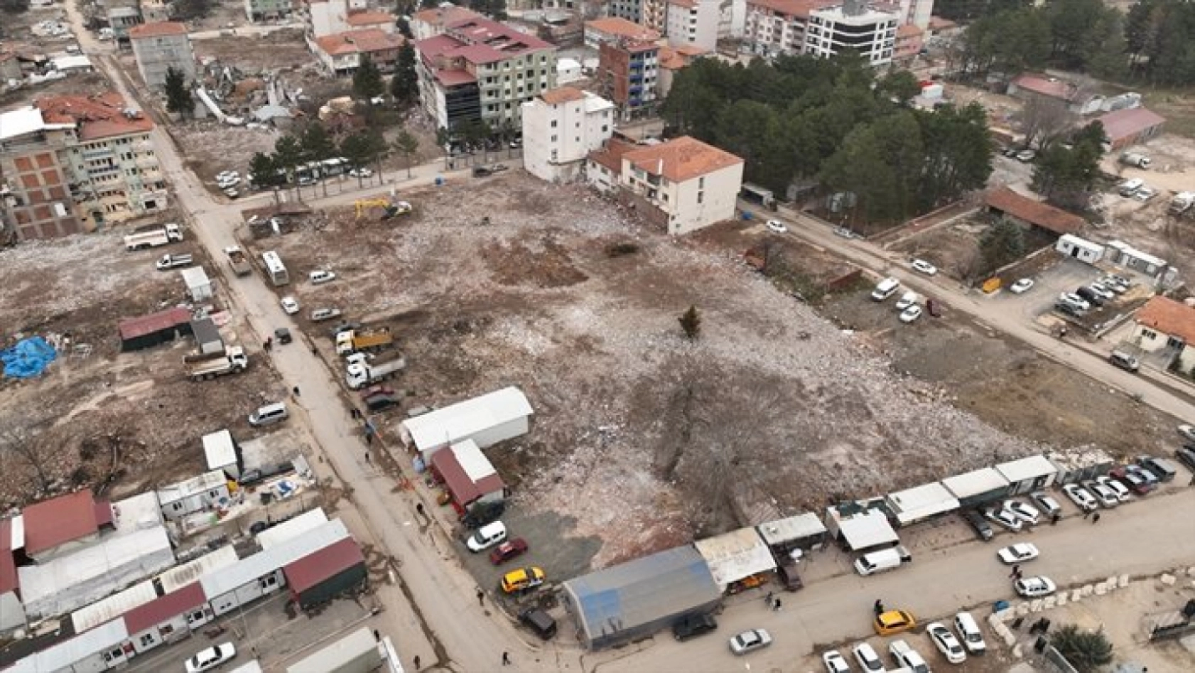 Depremin vurduğu Malatya ve Adıyaman'da enkazların kaldırıldığı alanlar havadan görüntülendi