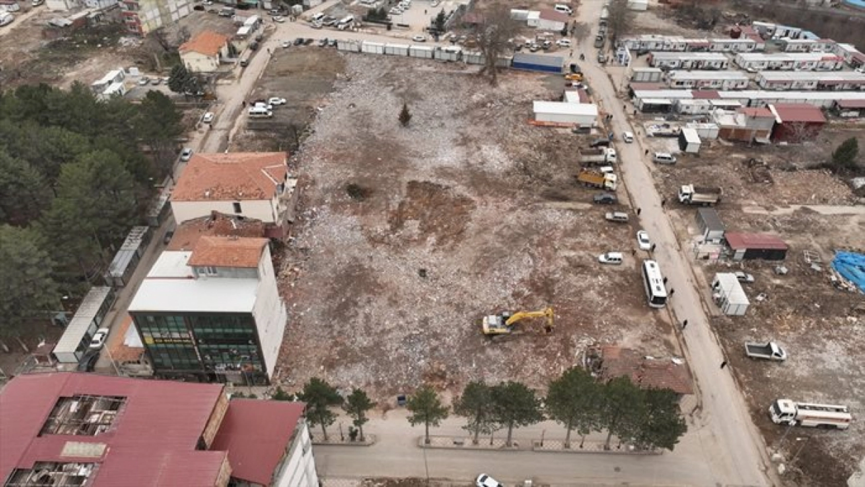 Depremin vurduğu Malatya ve Adıyaman'da enkazların kaldırıldığı alanlar havadan görüntülendi