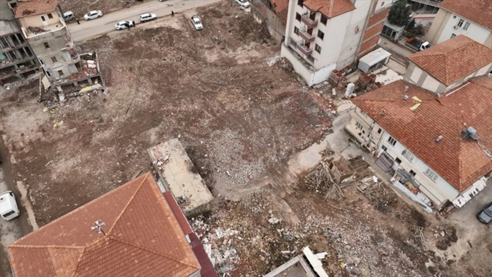 Depremin vurduğu Malatya ve Adıyaman'da enkazların kaldırıldığı alanlar havadan görüntülendi