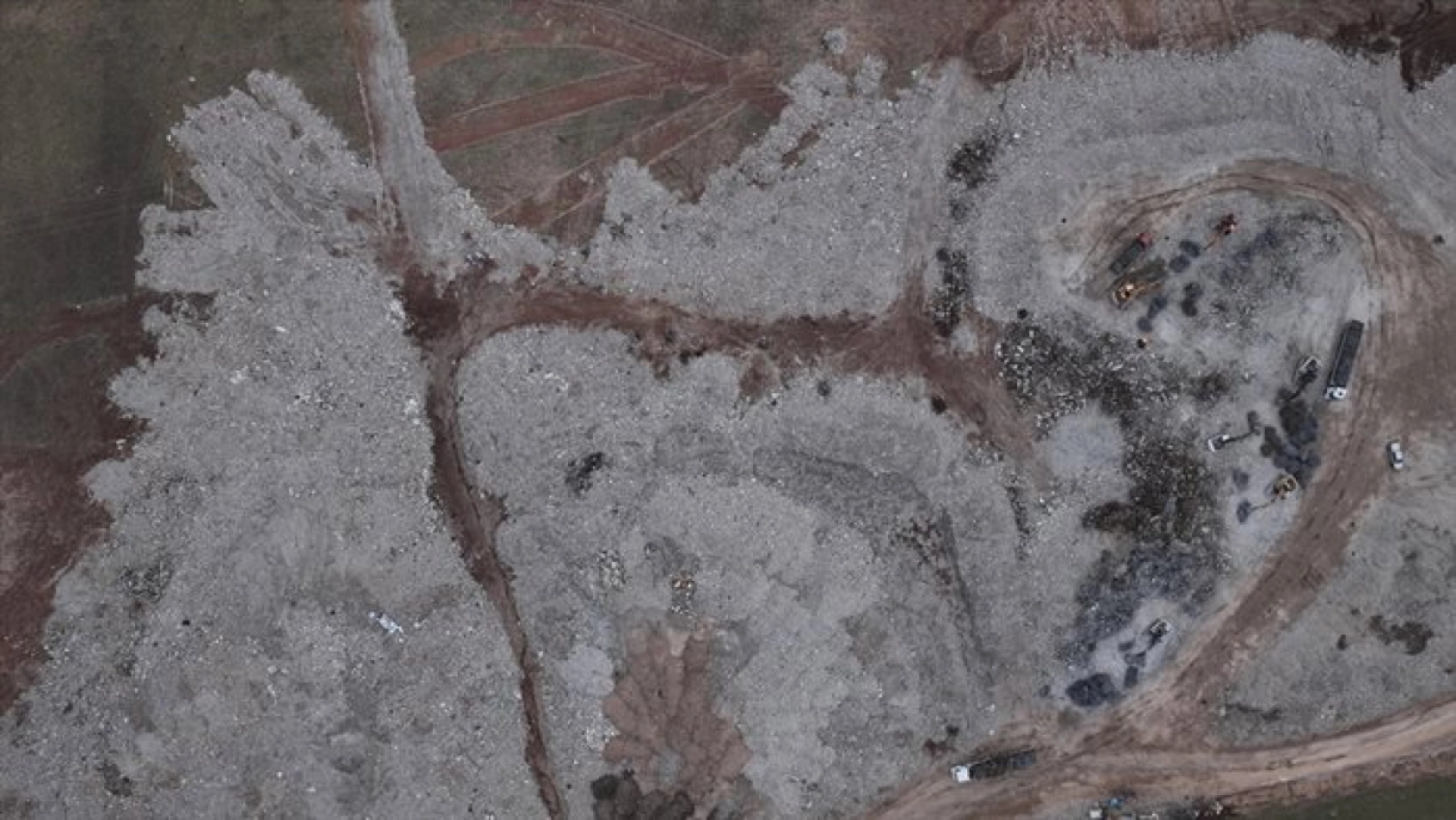 Depremin vurduğu Malatya ve Adıyaman'da enkazların kaldırıldığı alanlar havadan görüntülendi