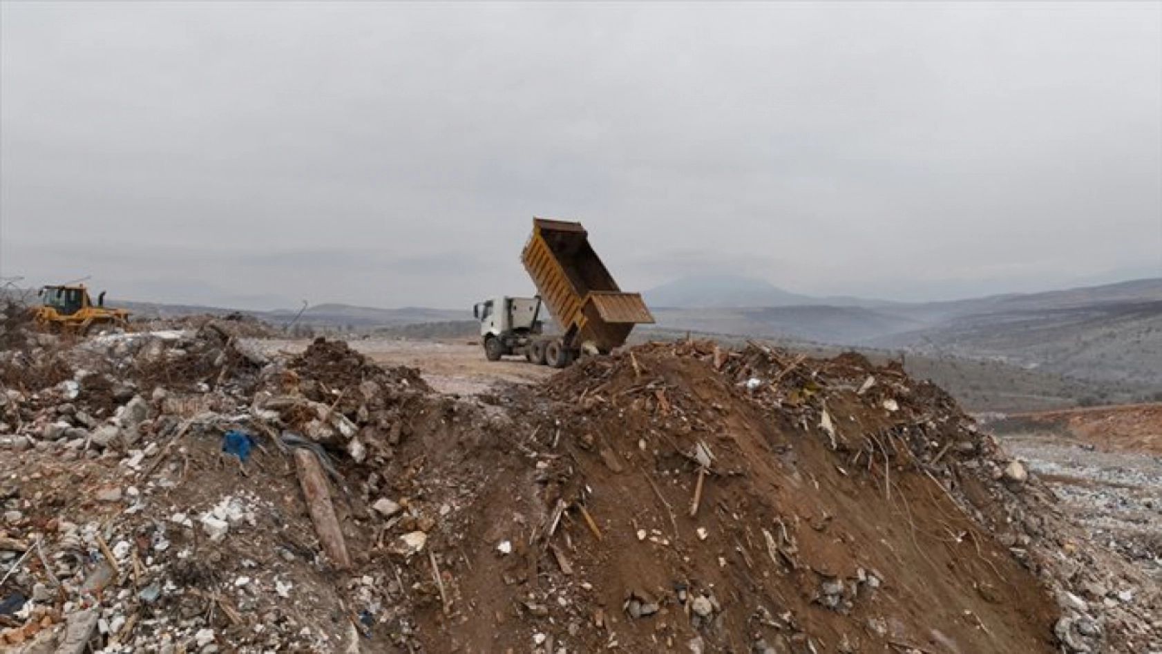 Depremin vurduğu Malatya ve Adıyaman'da enkazların kaldırıldığı alanlar havadan görüntülendi