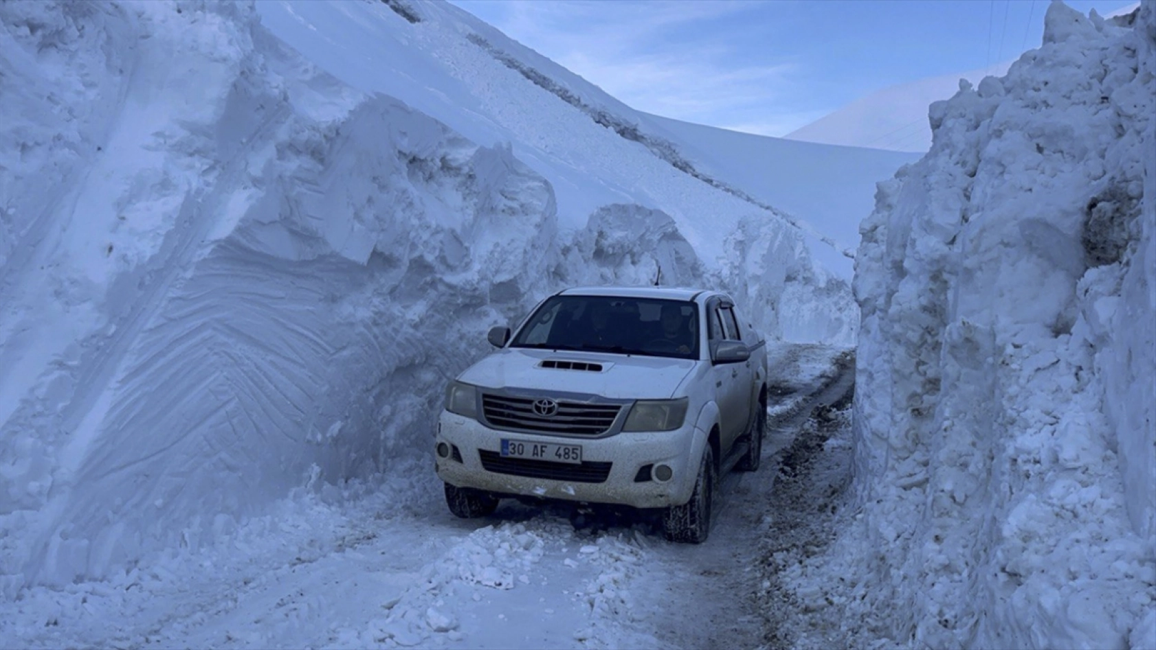Van, Hakkari, Bitlis ve Muş'ta 54 yerleşim yerine ulaşım sağlanamıyor