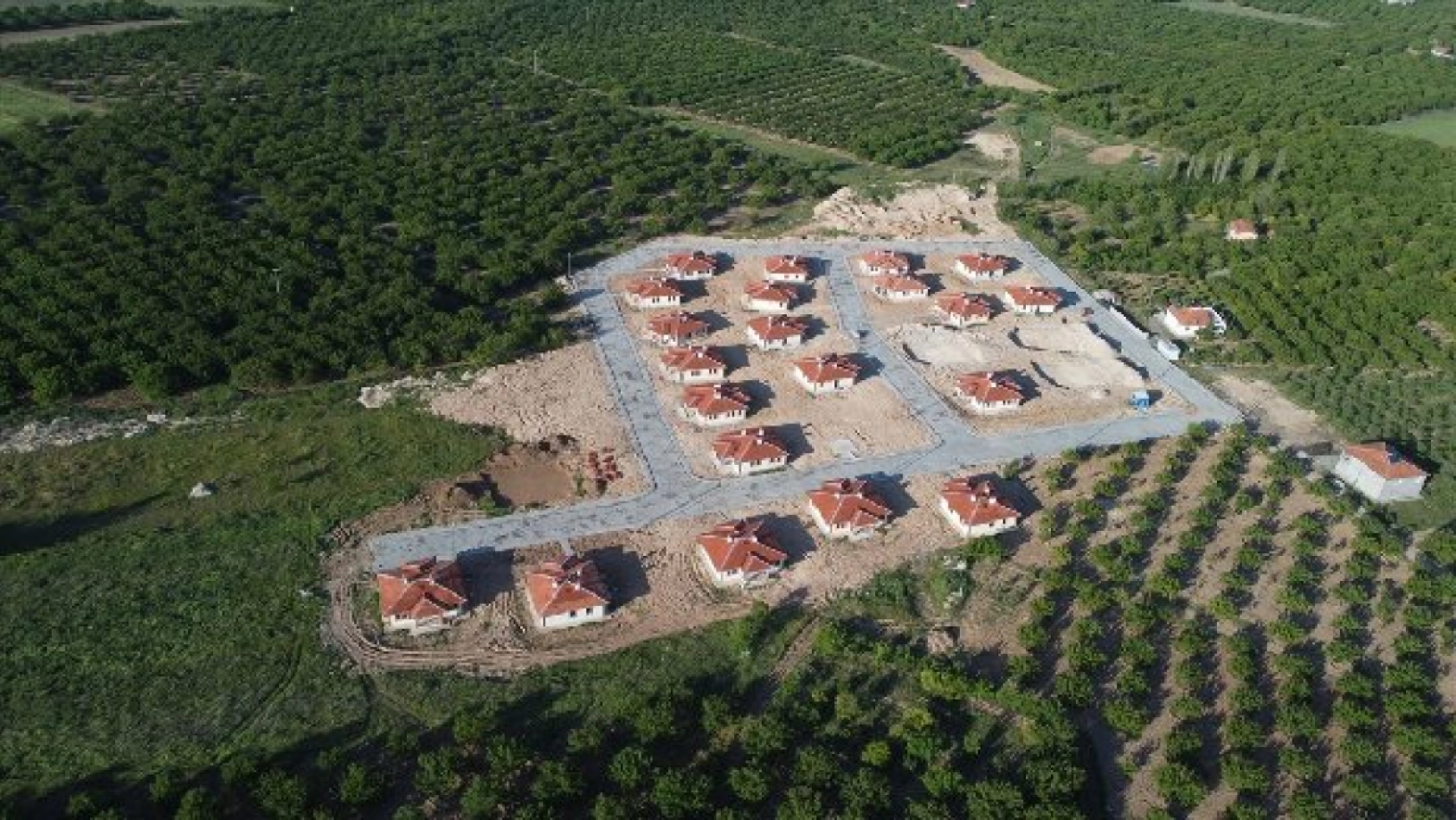 Depremin etkilediği Malatya'da 2 bin 978 köy evi daha teslime hazır