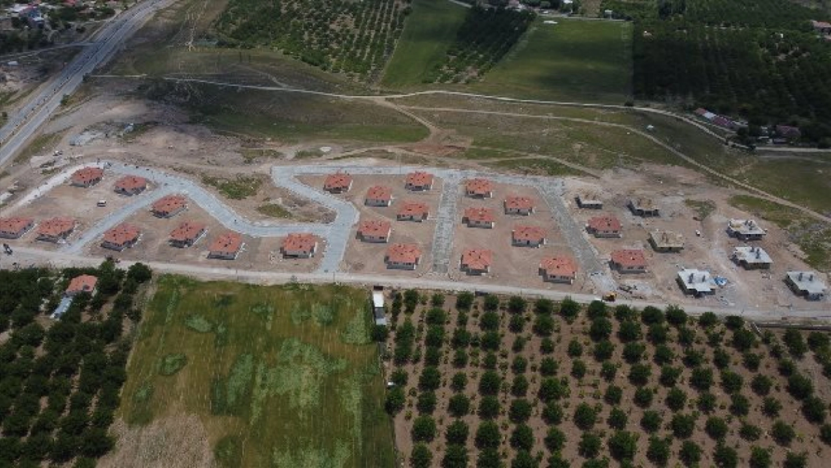 Depremin etkilediği Malatya'da 2 bin 978 köy evi daha teslime hazır