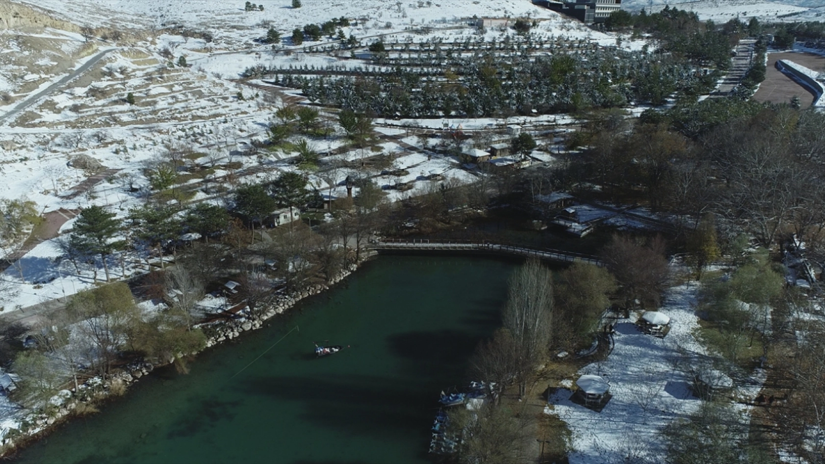 Kar sonrası güneşli hava güzel görüntüler oluşturdu