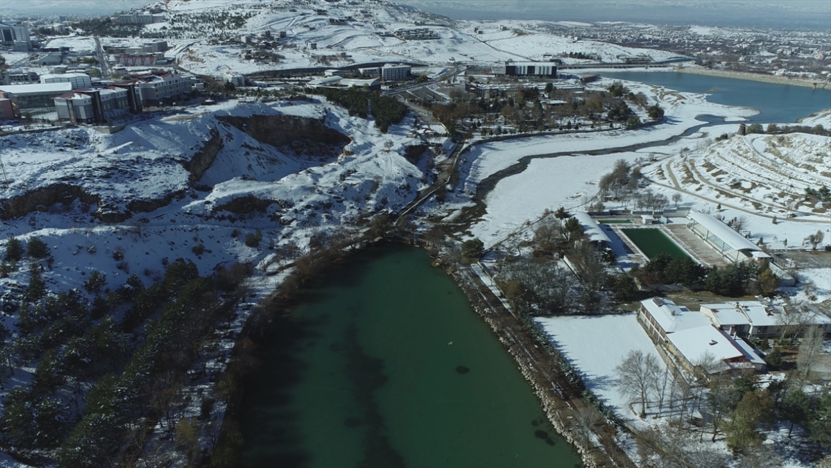 Kar sonrası güneşli hava güzel görüntüler oluşturdu