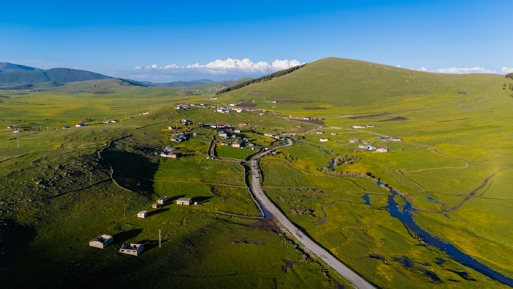 Ardahan'daki mendereslerde ilkbahar güzelliği