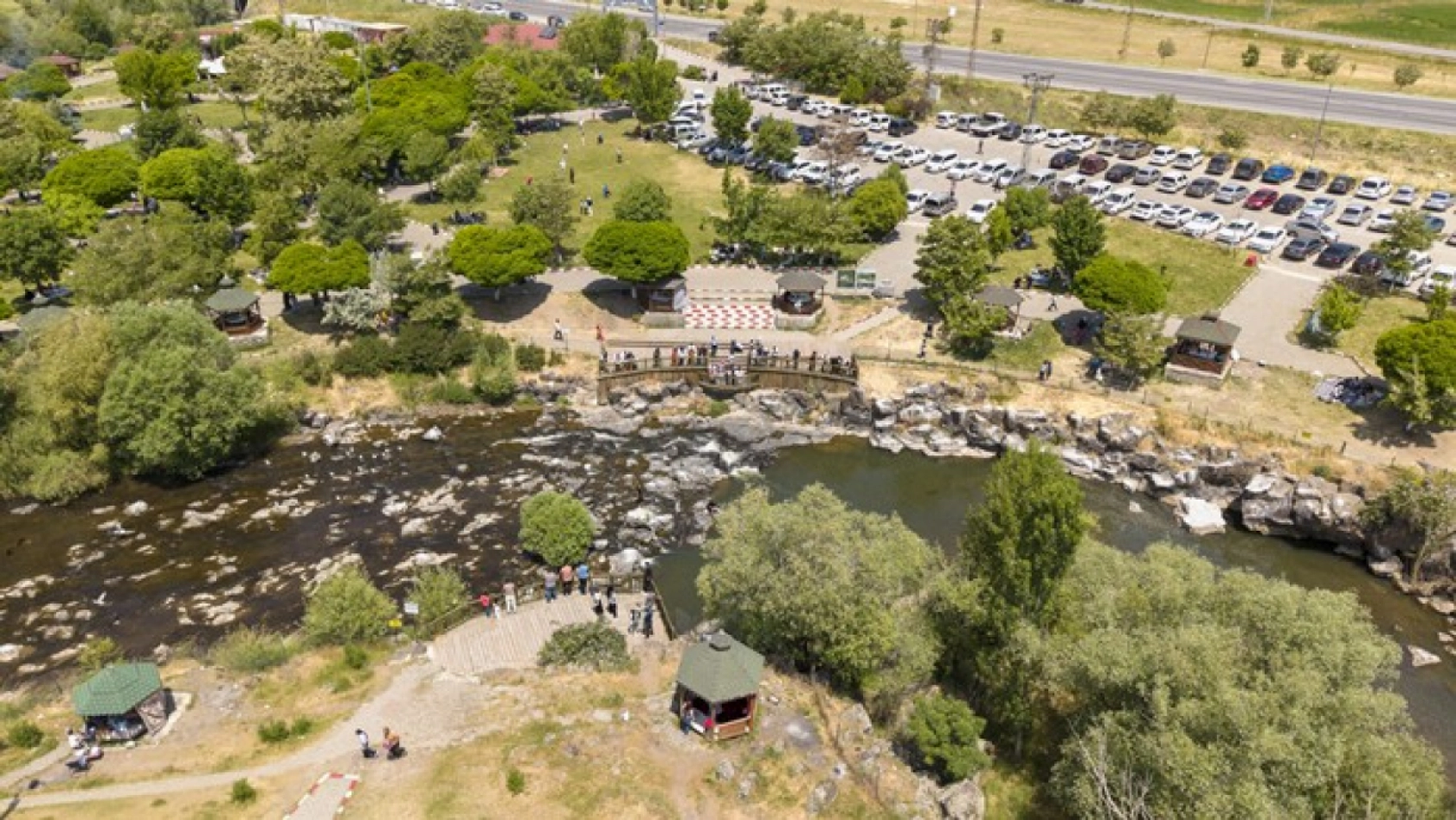 Binlerce kişi inci kefali göçünü izledi