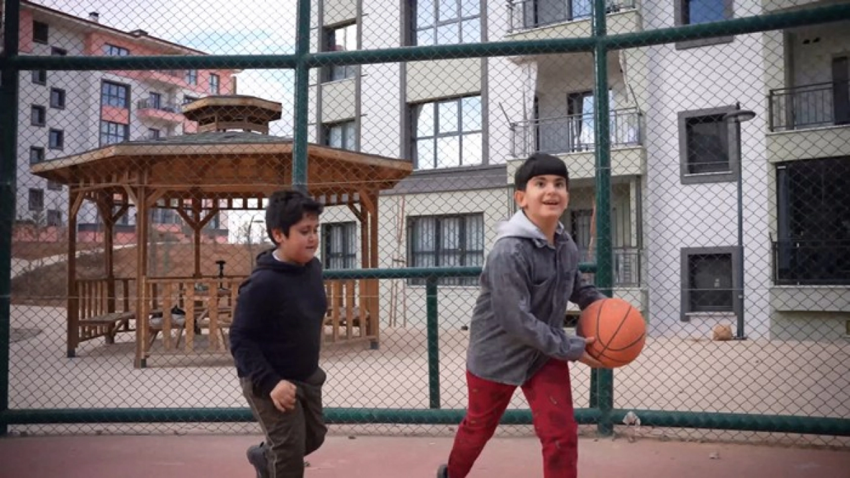 Bakan Kurum: 'Size söz olsun, o umutları hiç söndürmeyeceğiz'