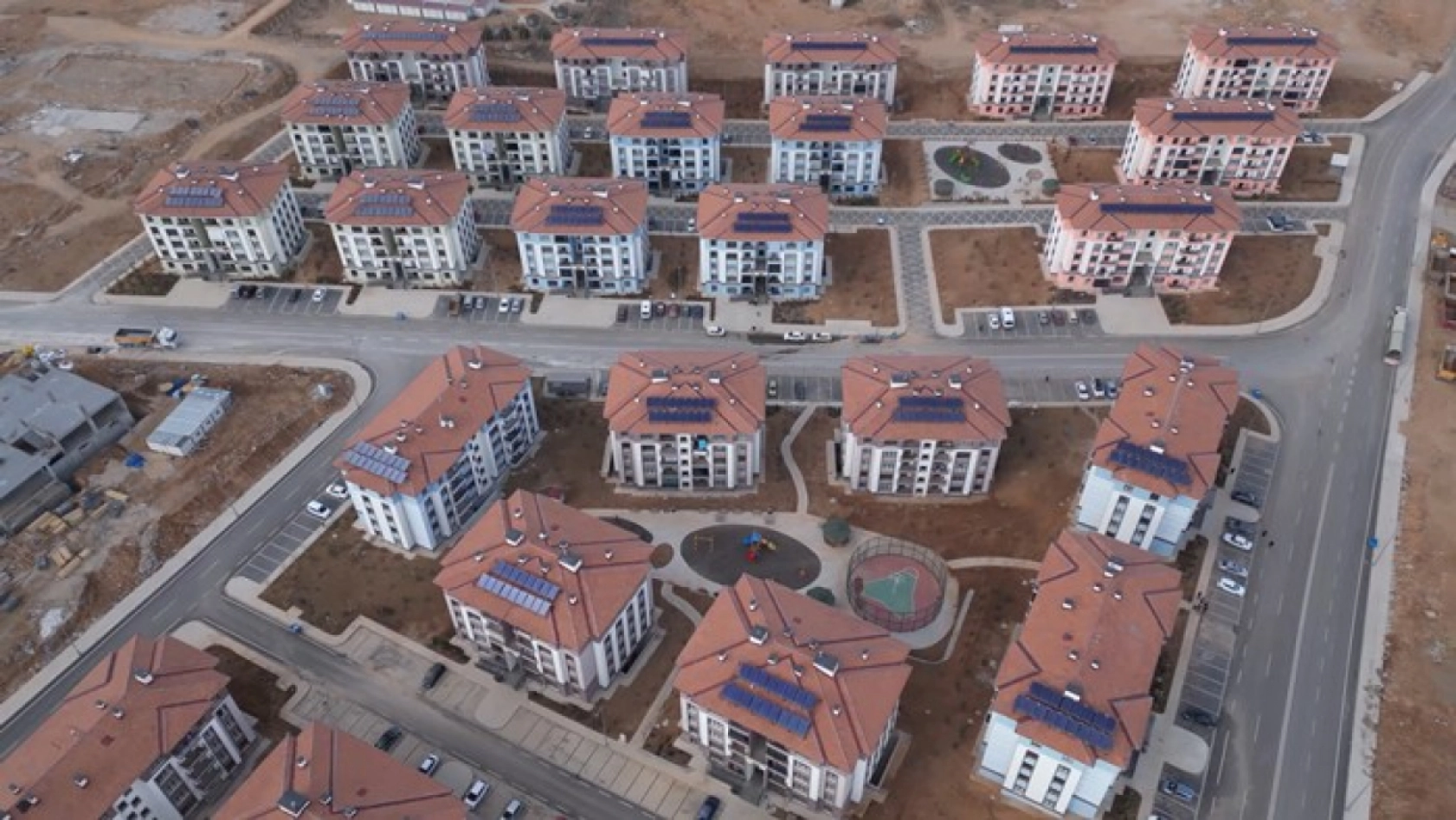 Bakan Kurum: 'Size söz olsun, o umutları hiç söndürmeyeceğiz'