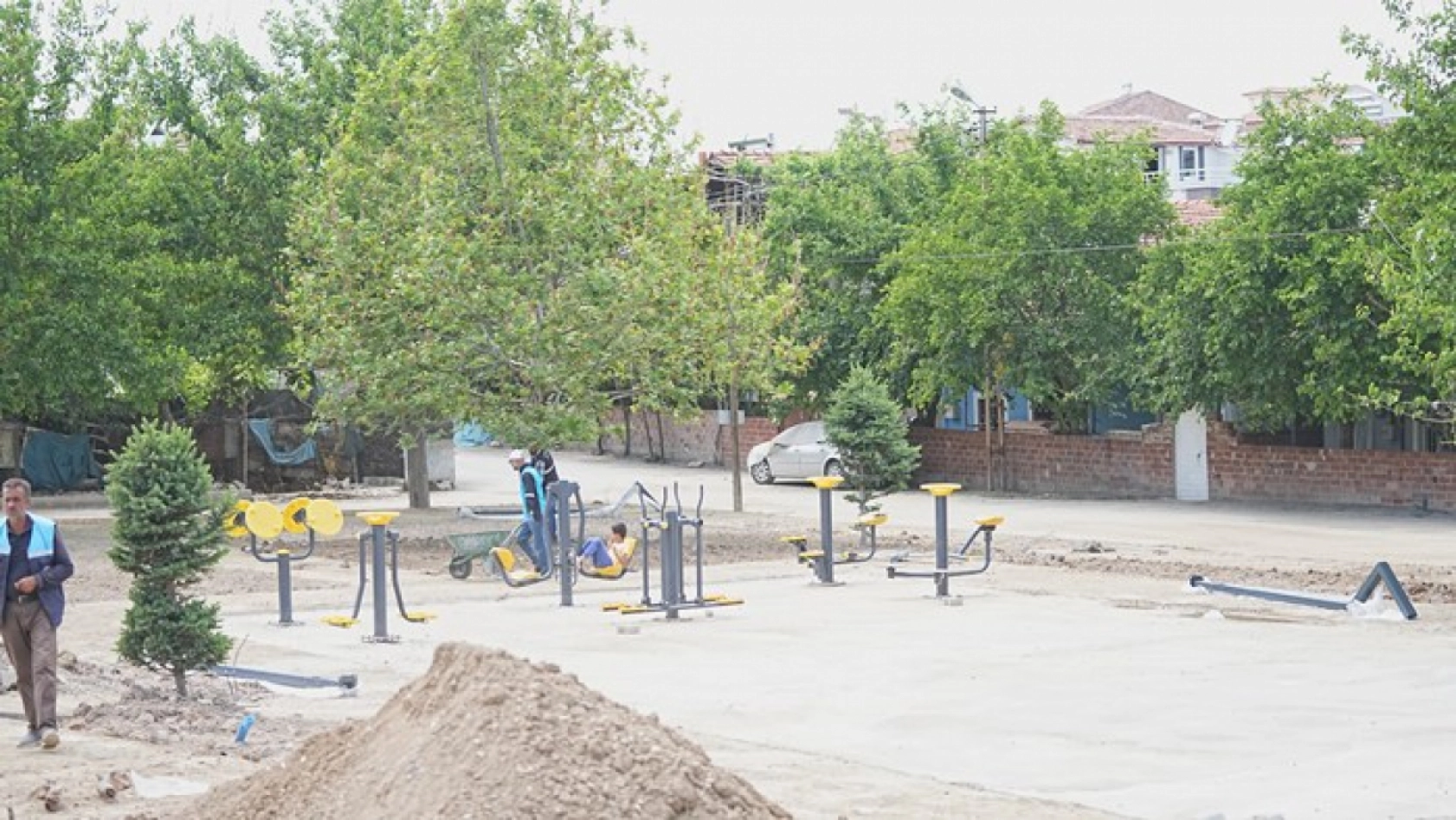 Dolamantepe Mahallesi'nde Park Ve Yol Düzenlemesi