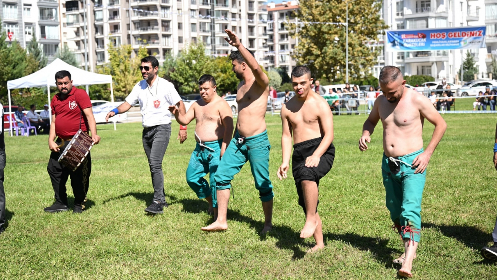 Açılış Törenine Yoğun İlgi, 300 Pehlivan Er Meydanına Çıktı