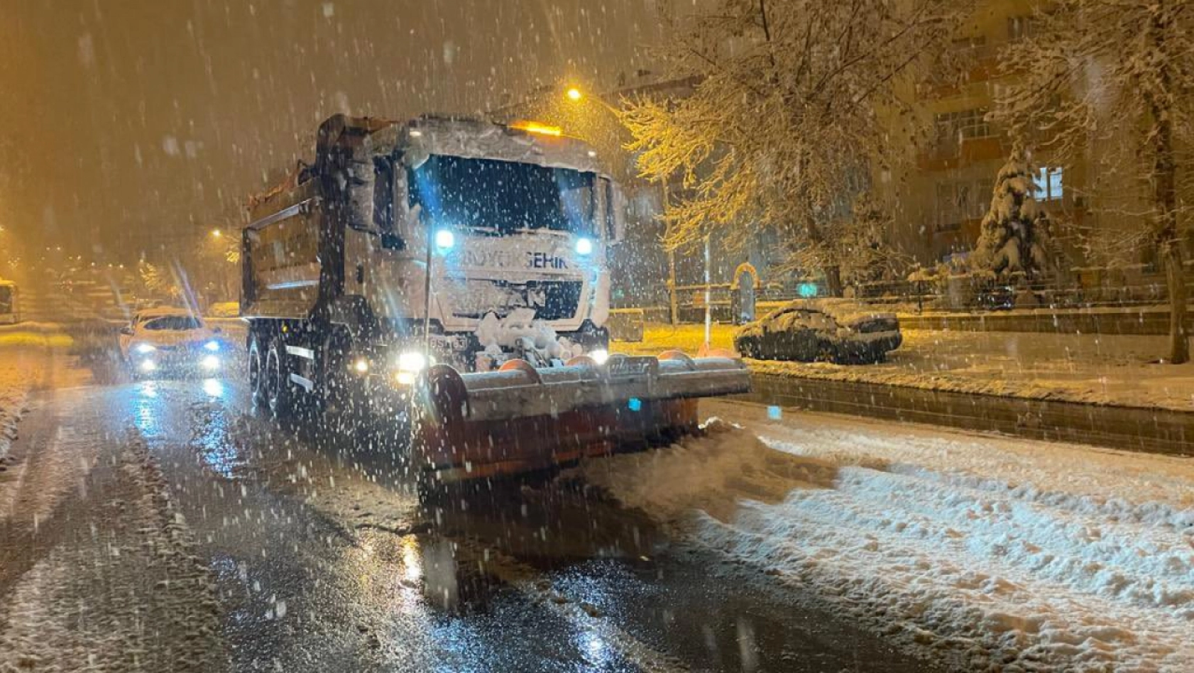 Malatya'ya Beklenen Kar Yağmaya Başladı