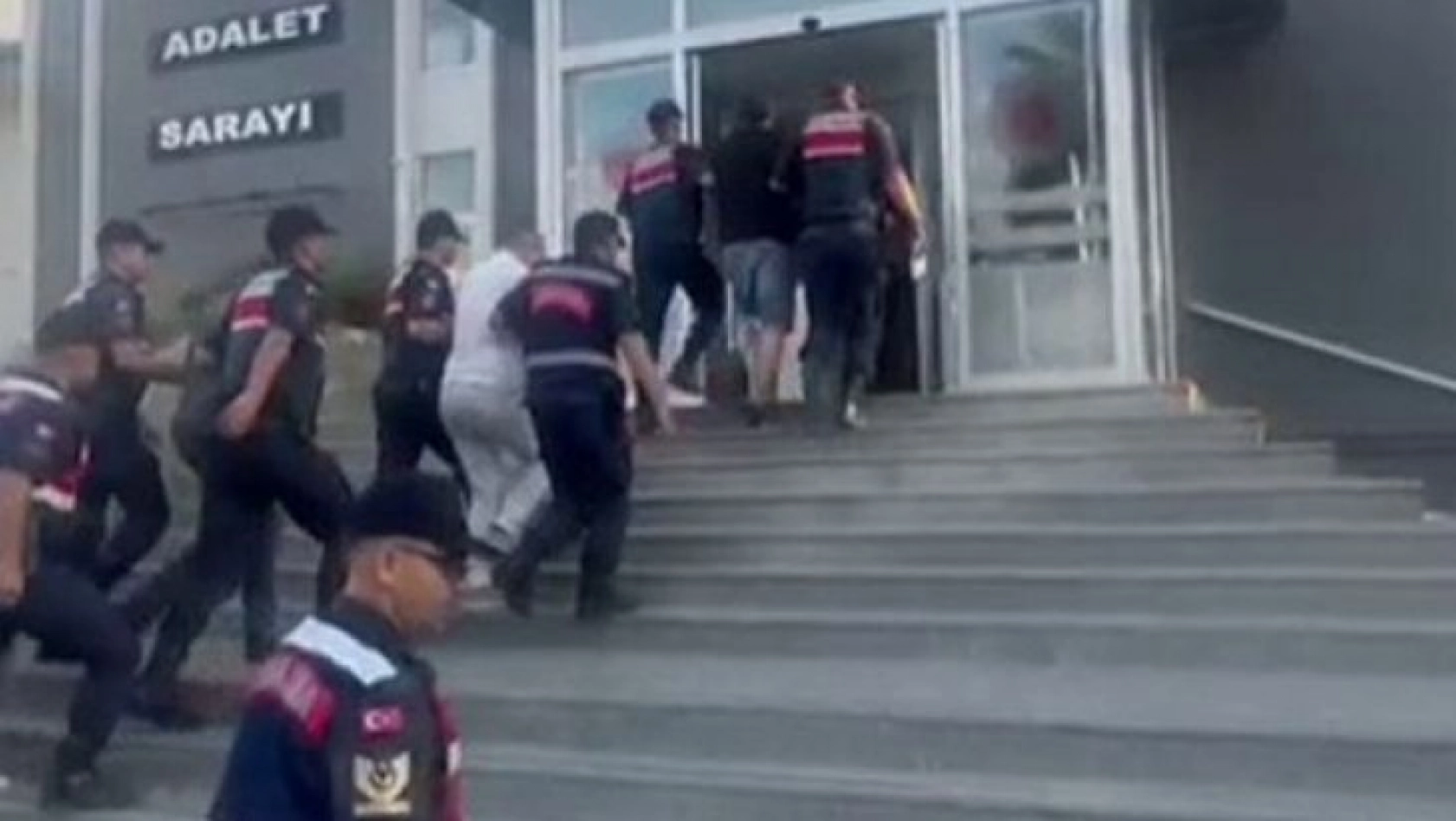 Adana'da iş vaadiyle dolandırıcılık operasyonunda 5 gözaltı