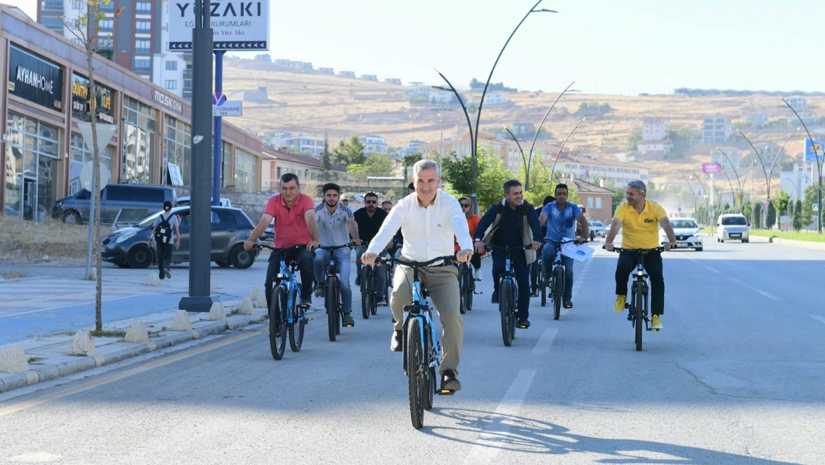 Başkan Çınar, Sağlıklı Bir Hayat İçin Mutlaka Spor Yapalım